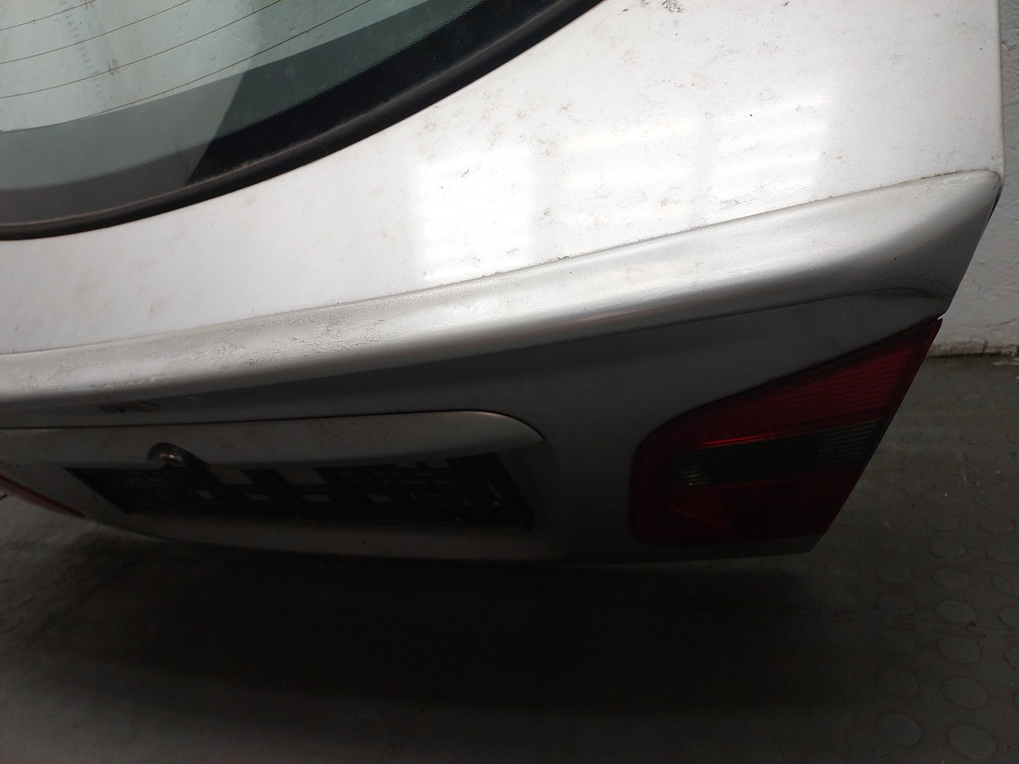 Дверь багажника