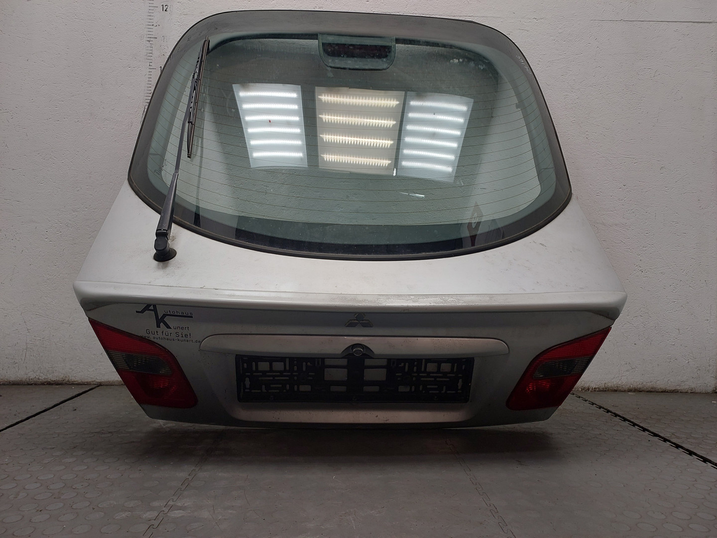 Дверь багажника