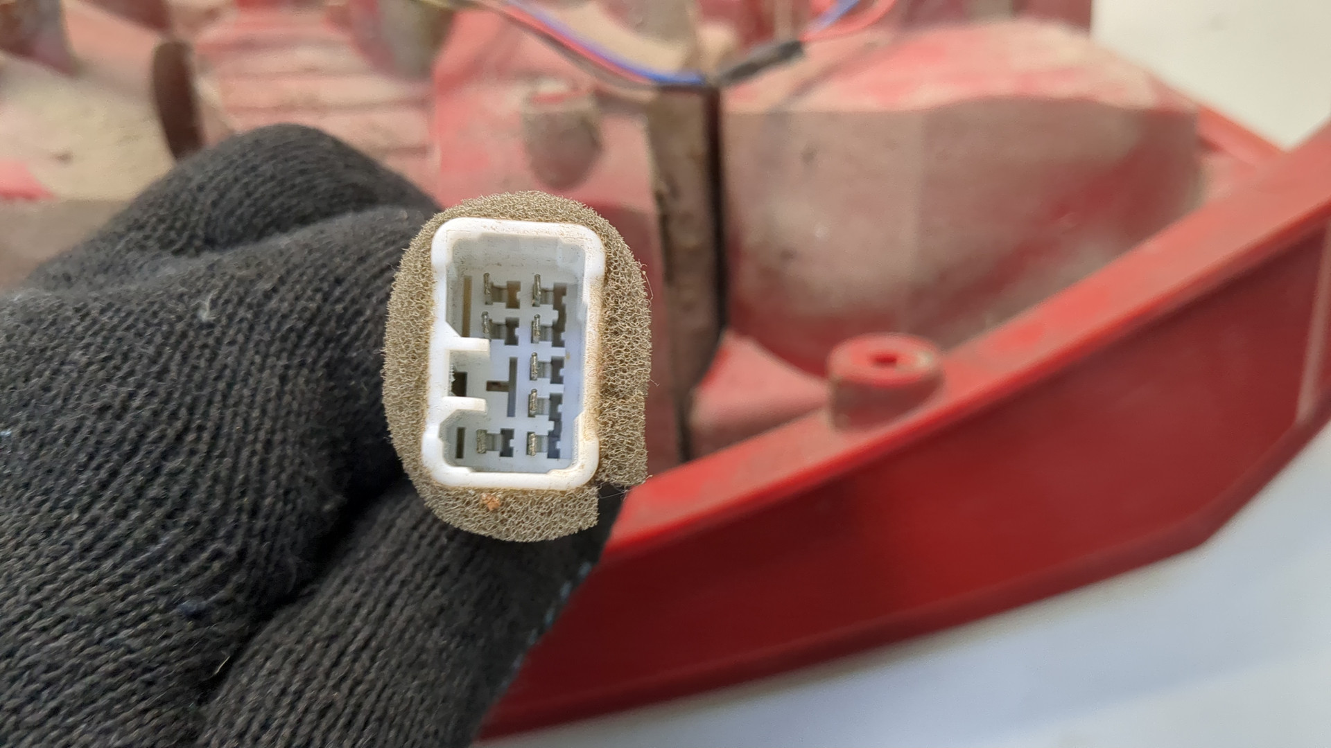 Фонарь задний правый