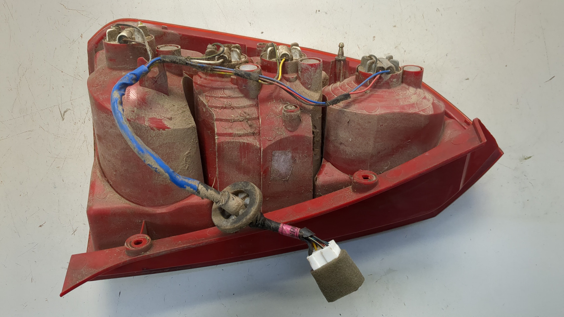 Фонарь задний правый