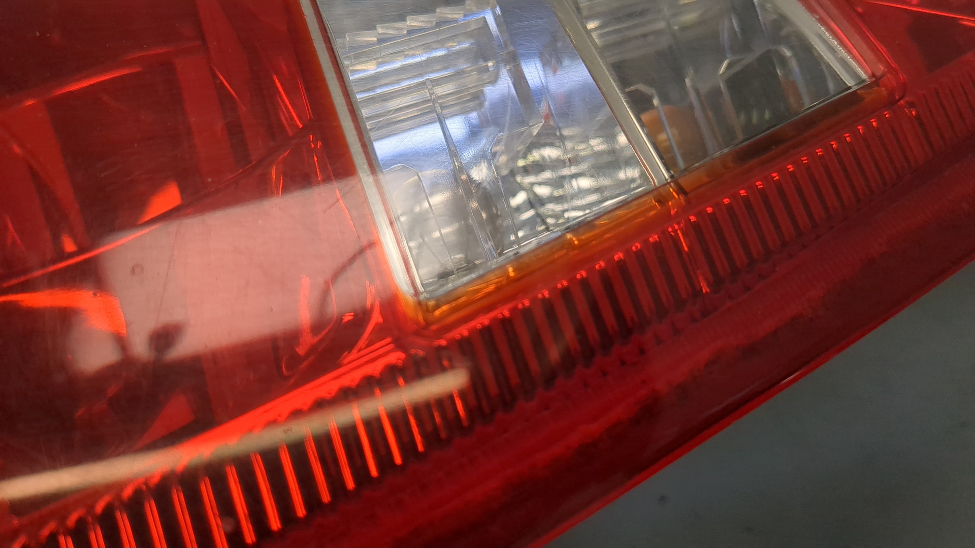 Фонарь задний правый