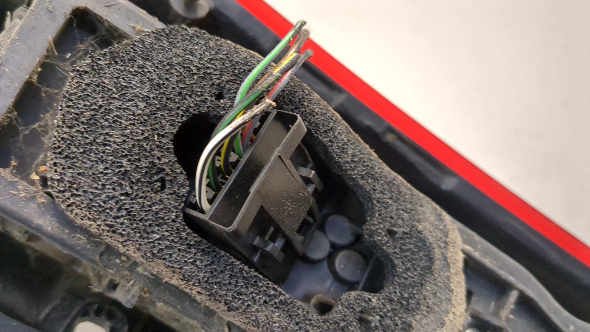 Фонарь задний правый