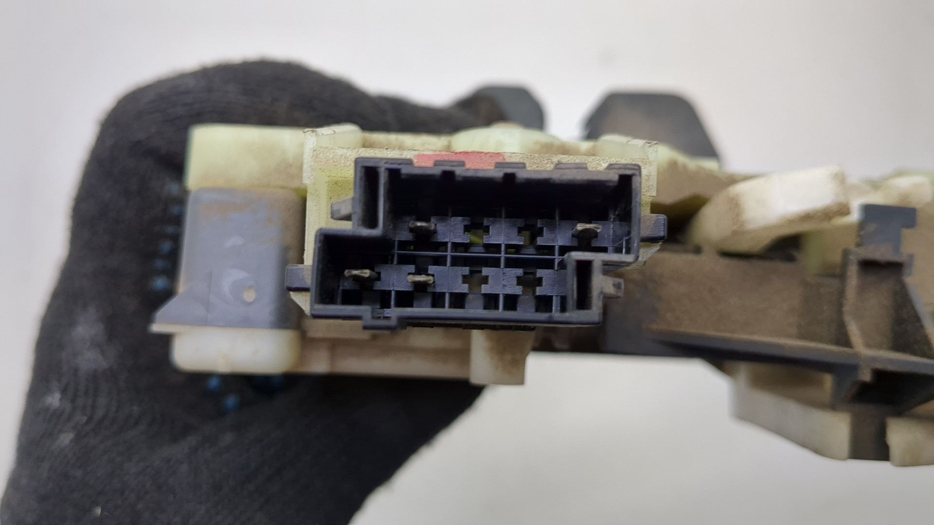 Замок багажника