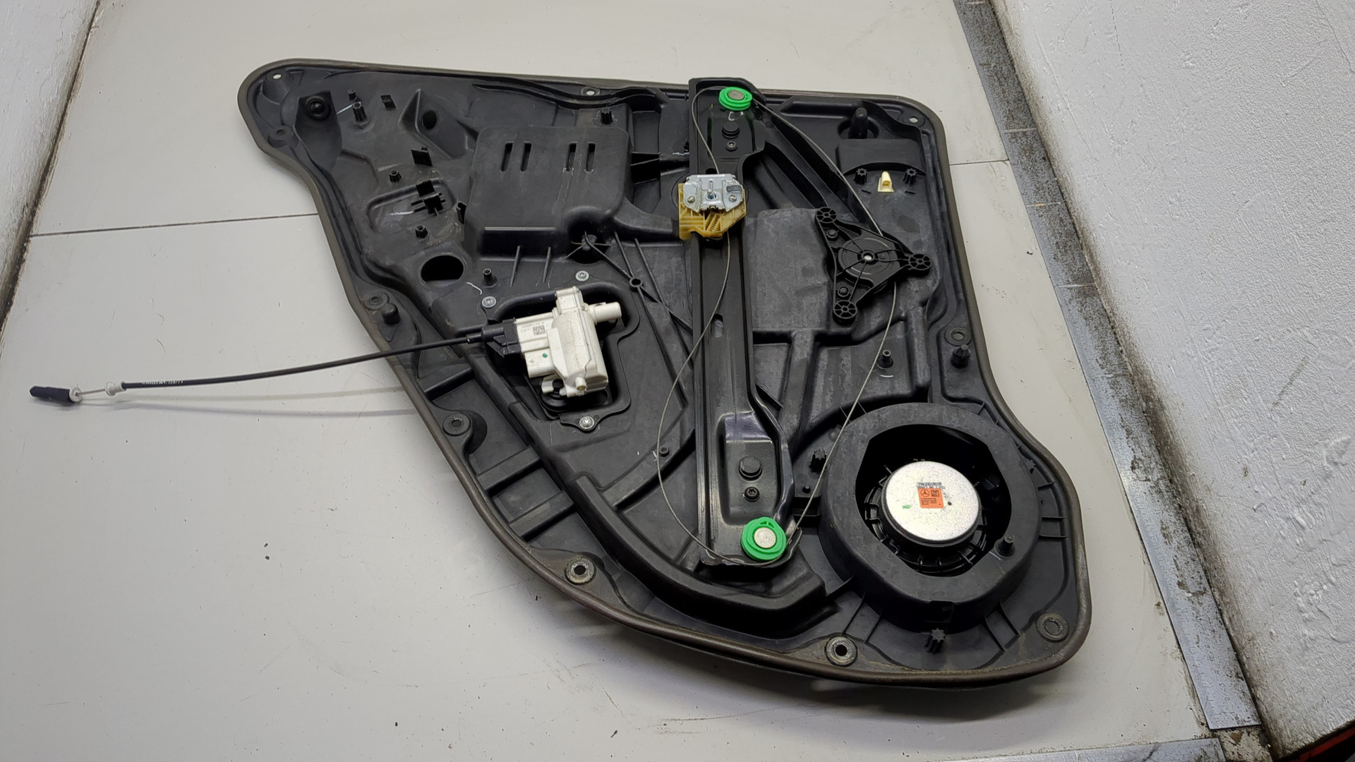 Стеклоподъемник электр. задний правый