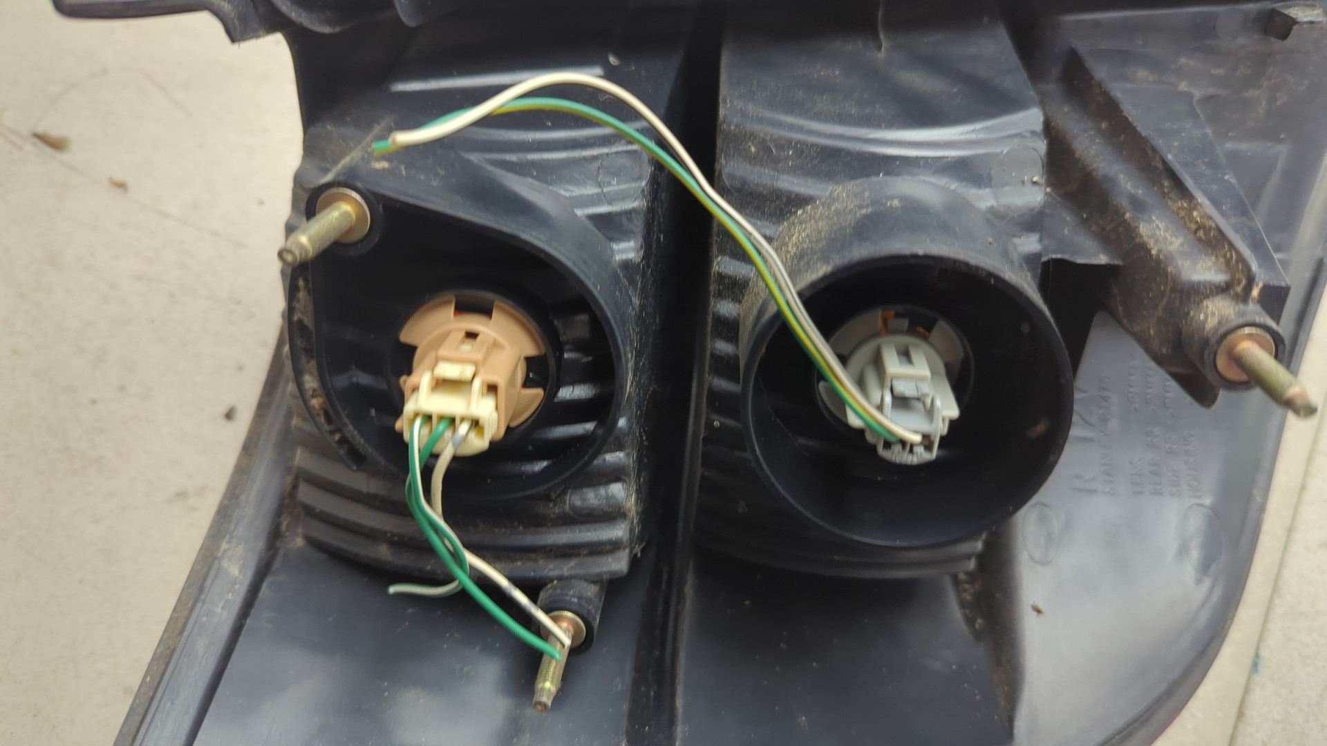 Фонарь задний правый