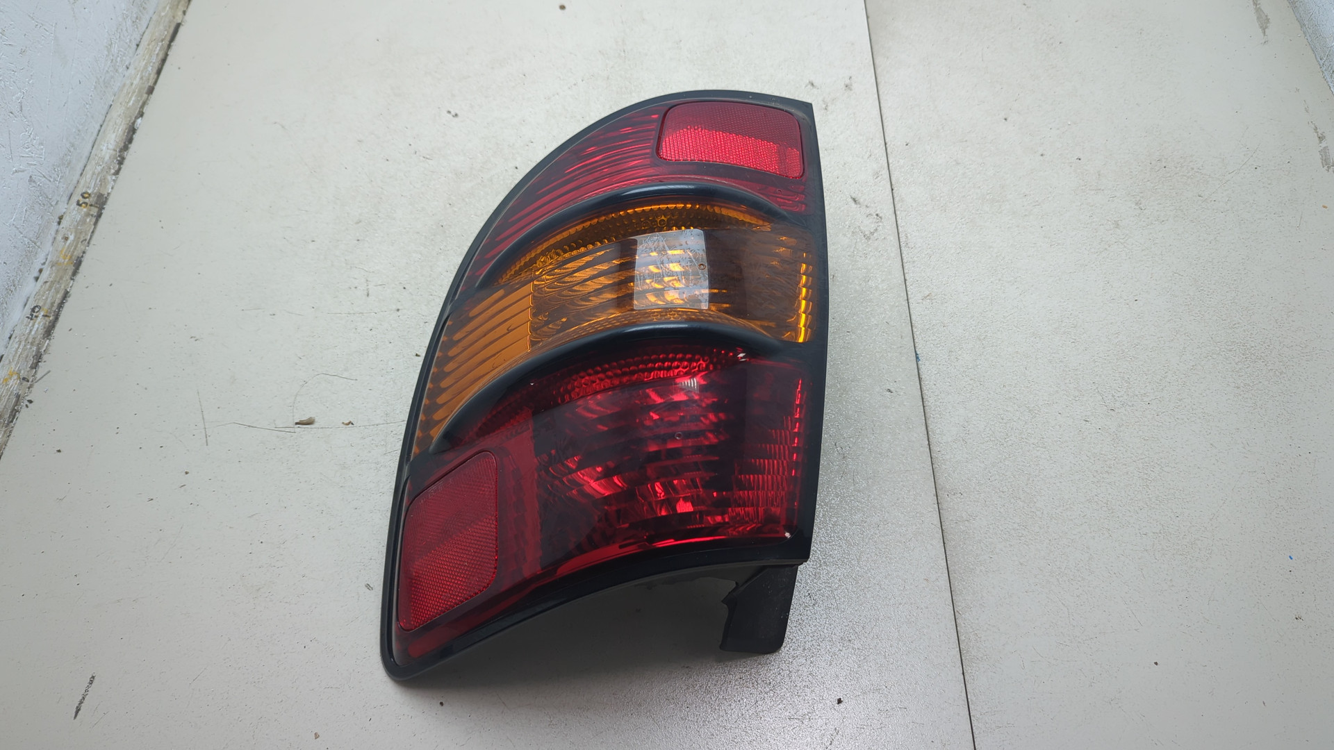 Фонарь задний правый