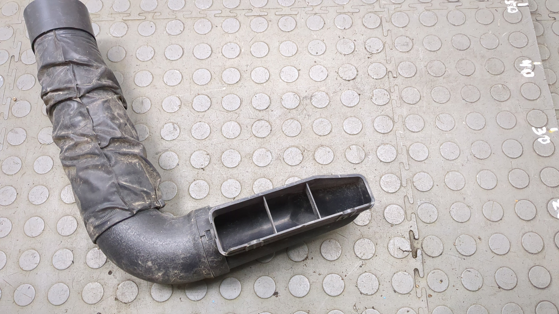 Воздухозаборник (внутри)