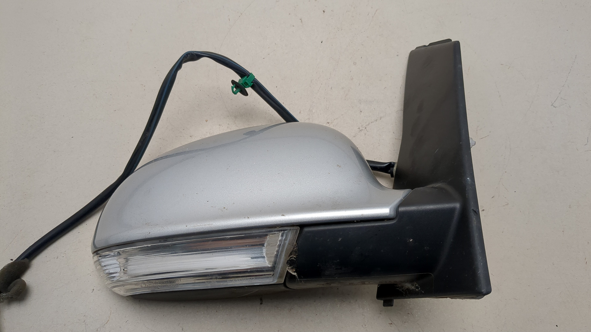 Зеркало правое электрическое