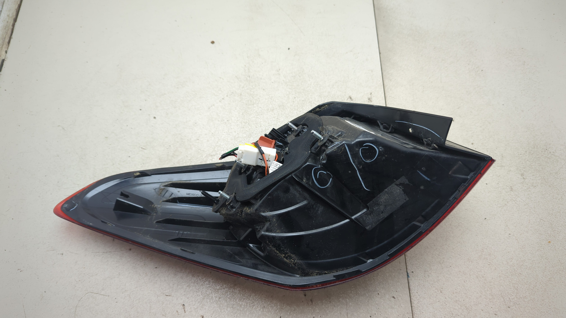 Фонарь задний правый