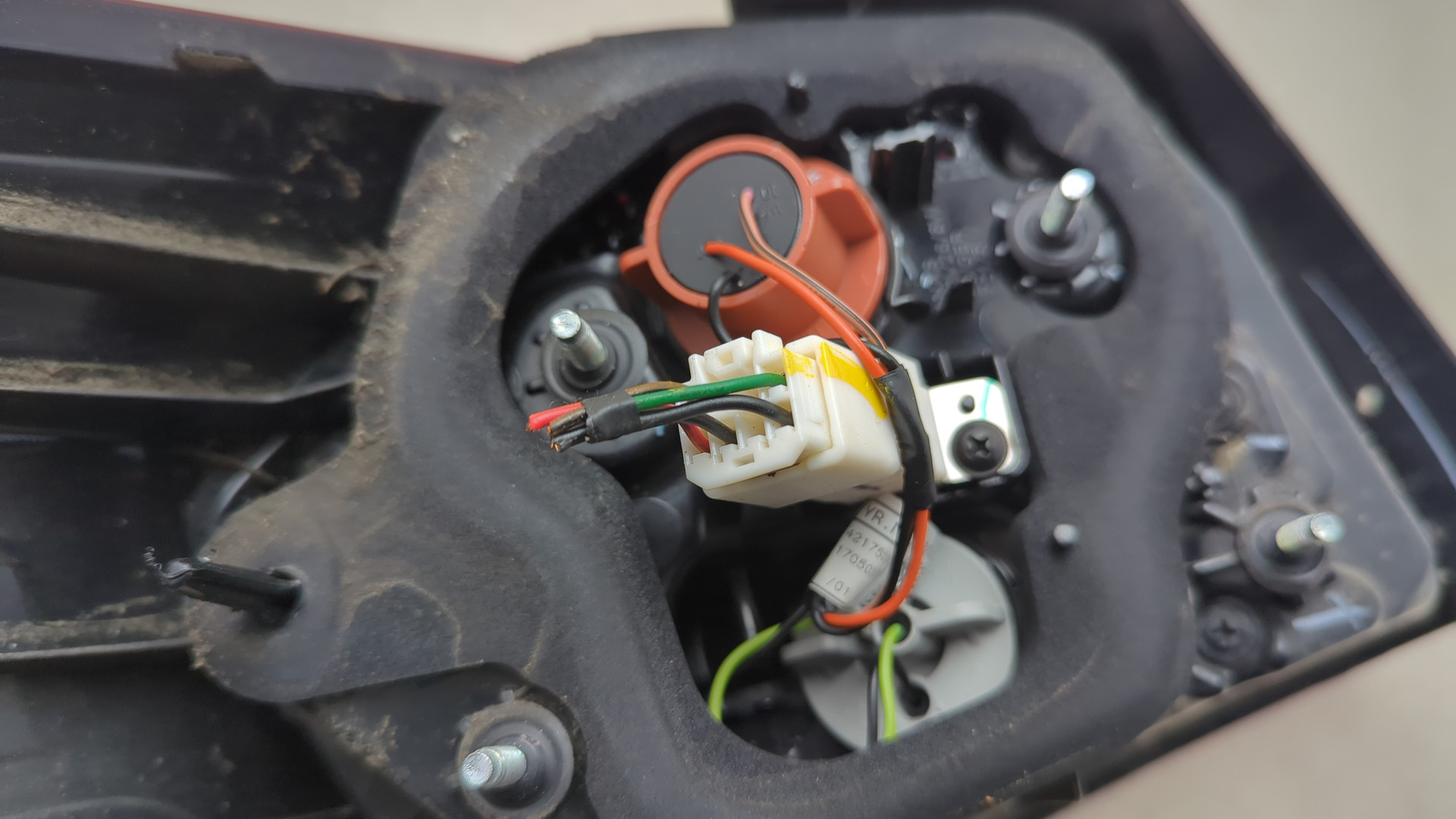 Фонарь задний правый