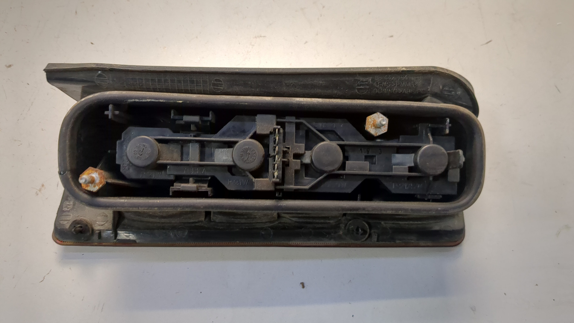 Фонарь задний левый