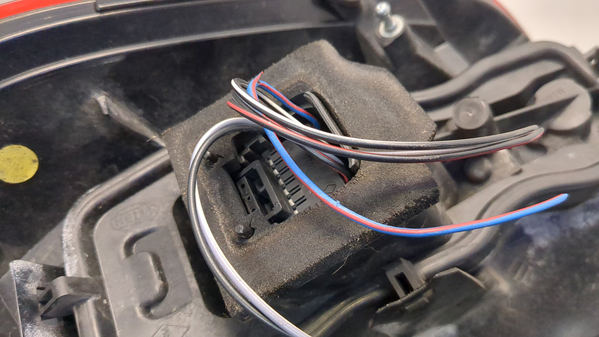 Фонарь задний левый