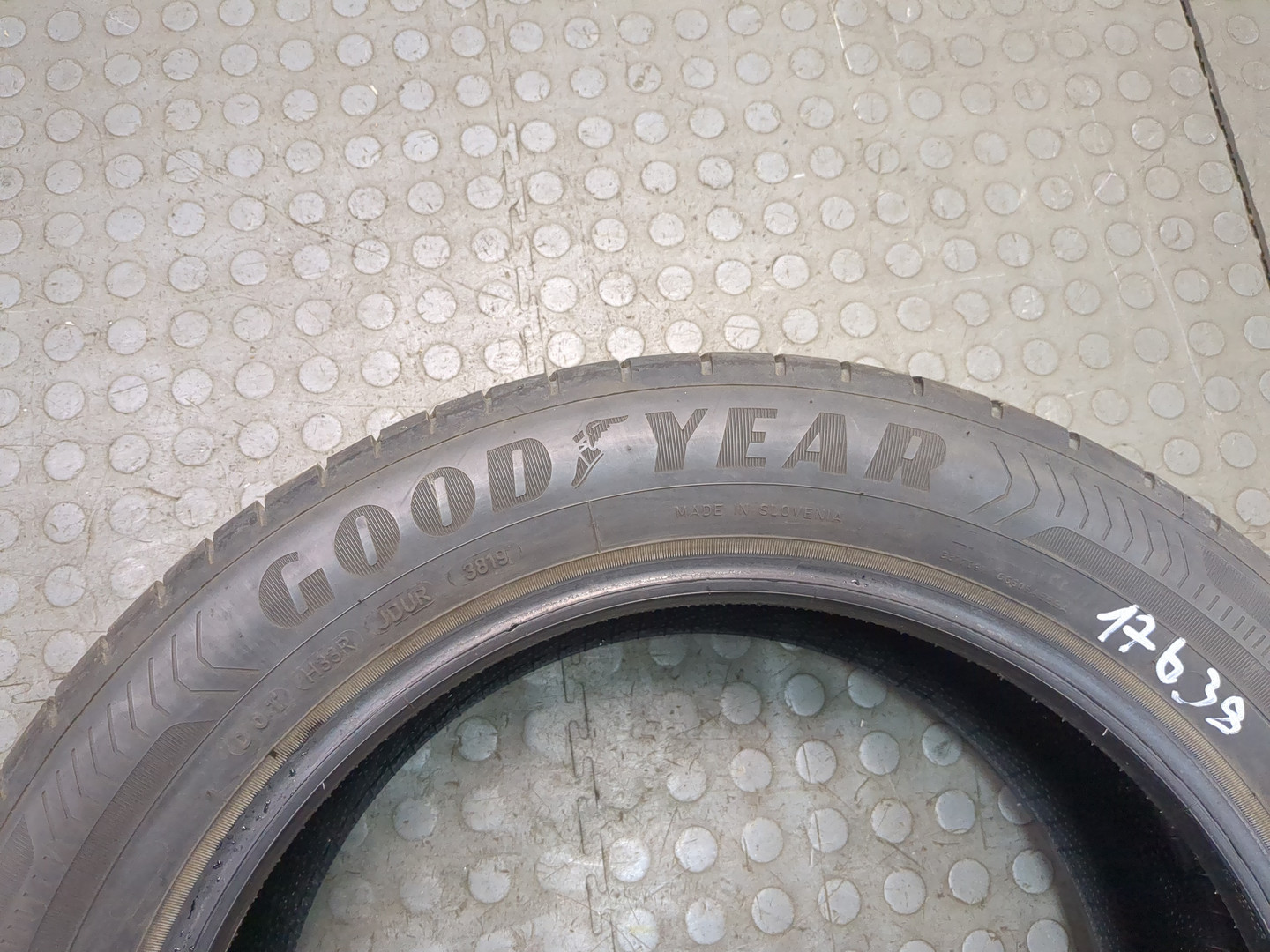 Шины комплект (4 шт.)