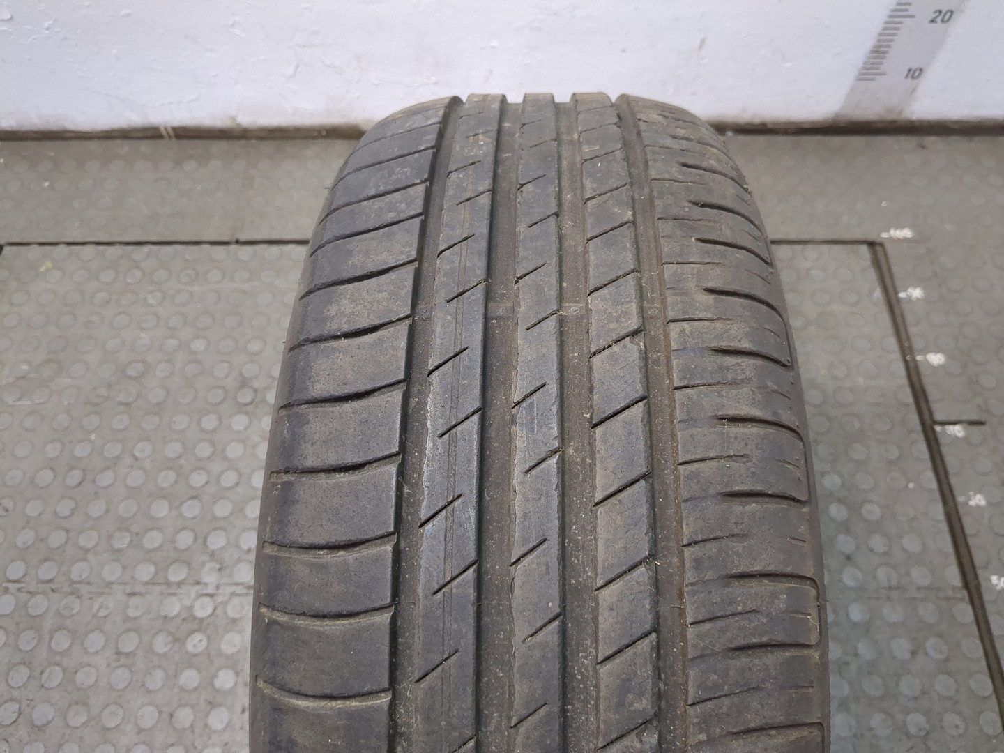 Шины комплект (4 шт.)