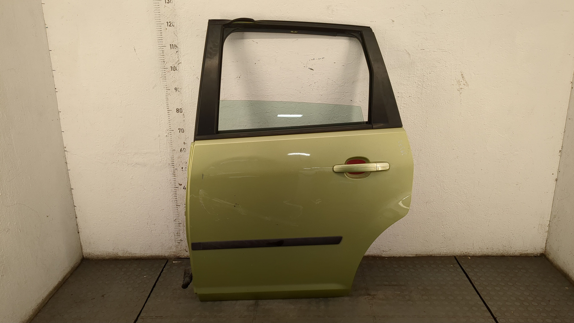 Дверь задняя левая