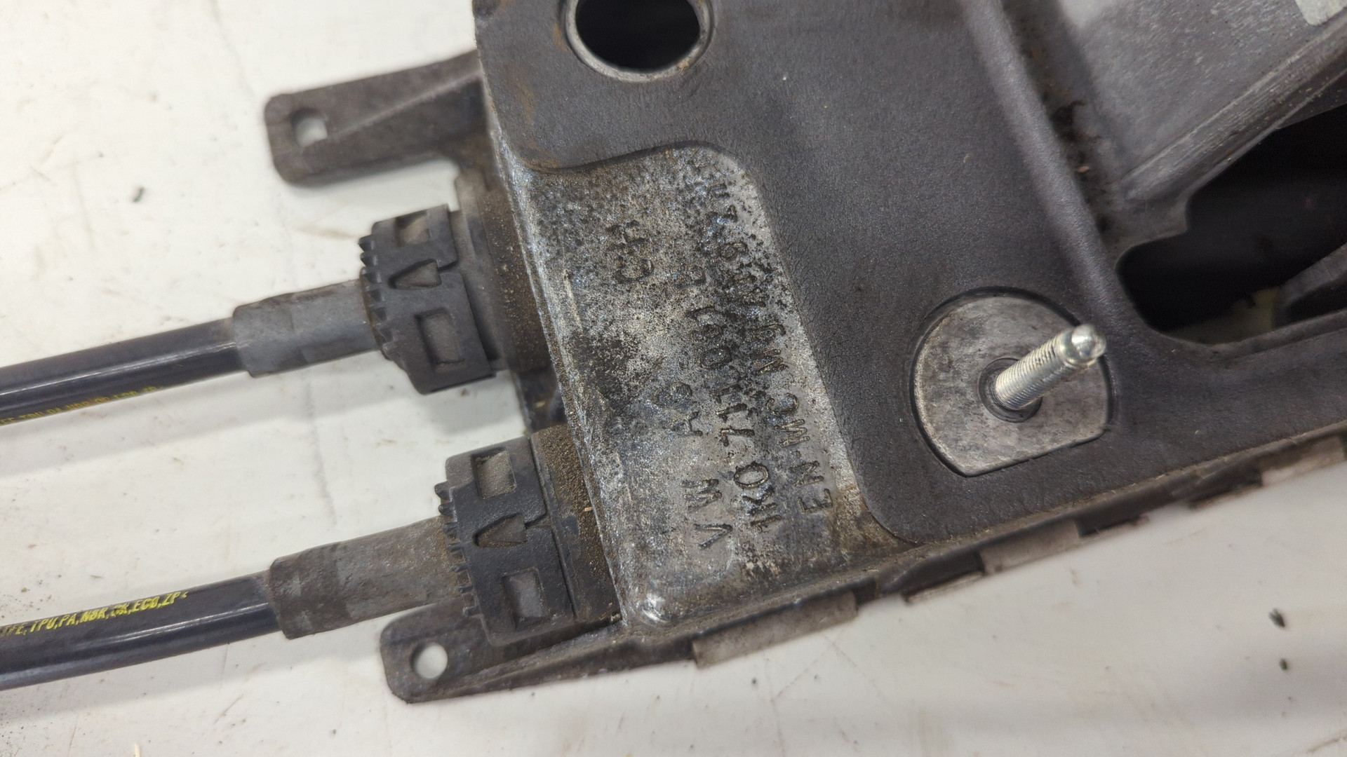 Кулиса МКПП / АКПП