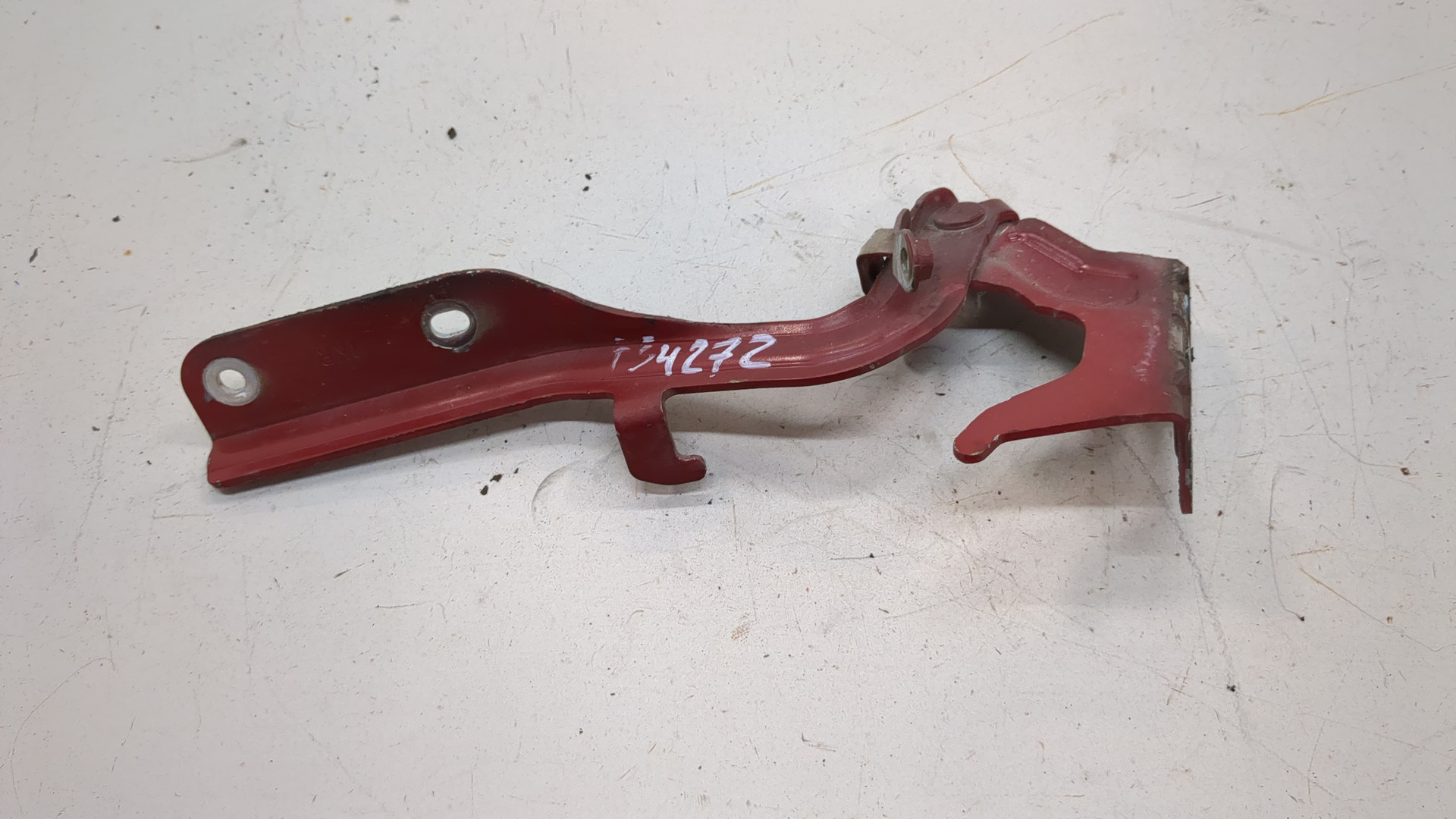 Петля капота правая