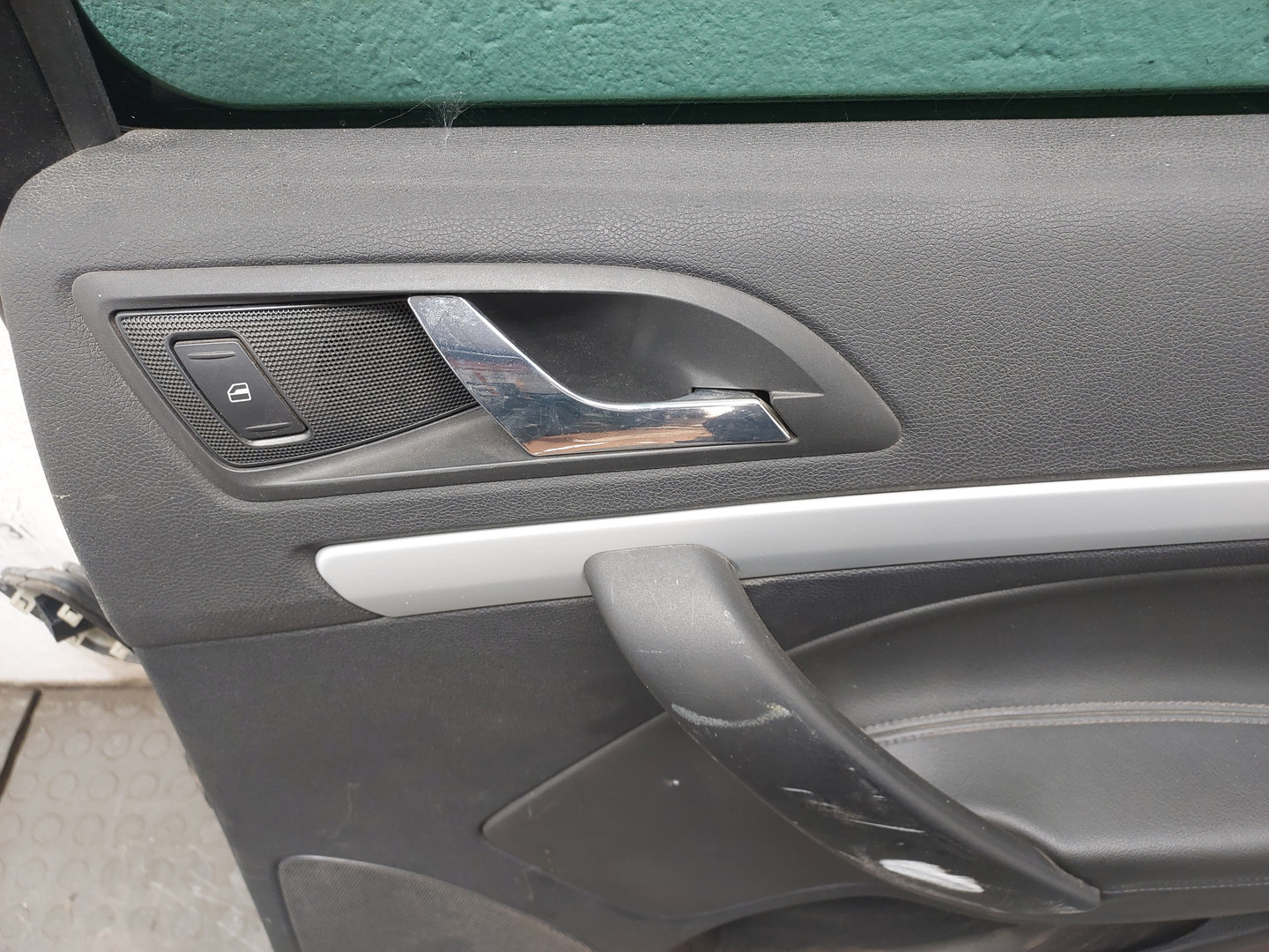 Дверь задняя правая