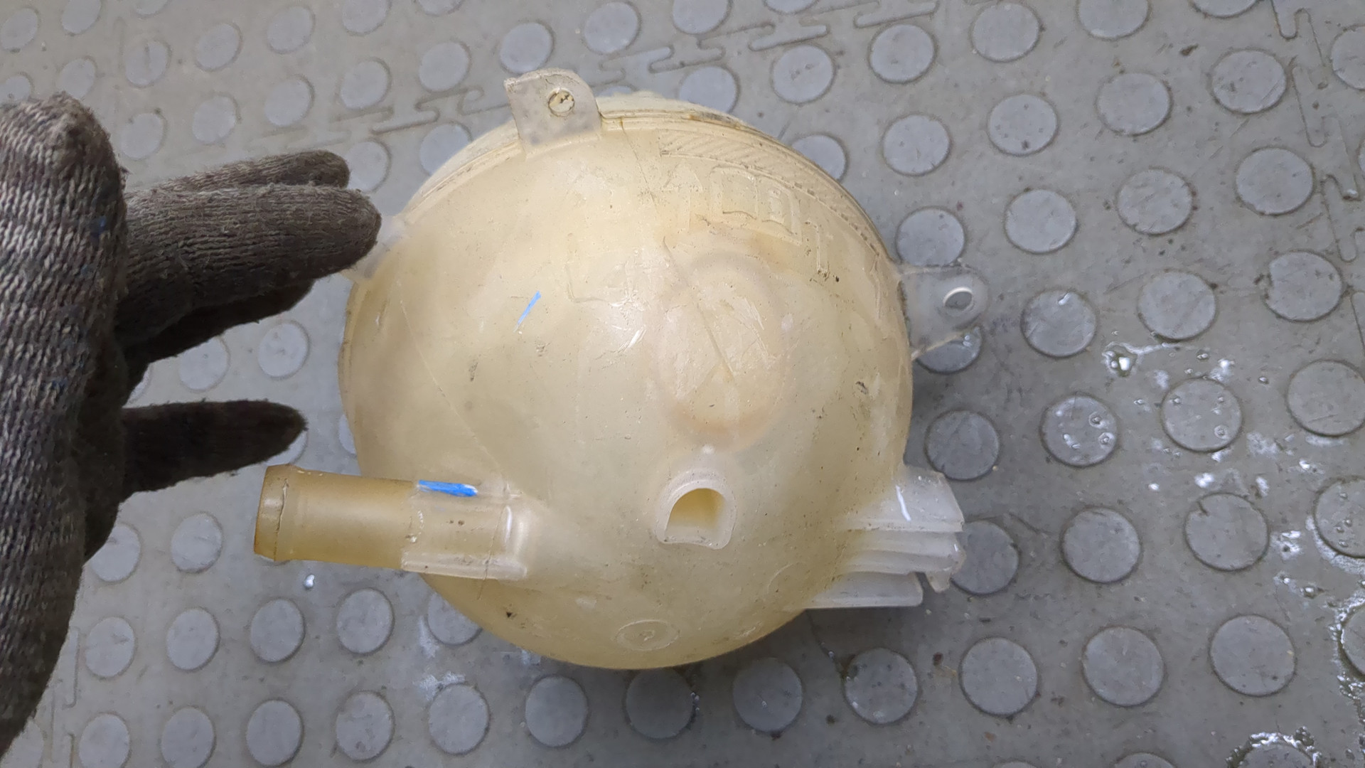 Бачок расширительный