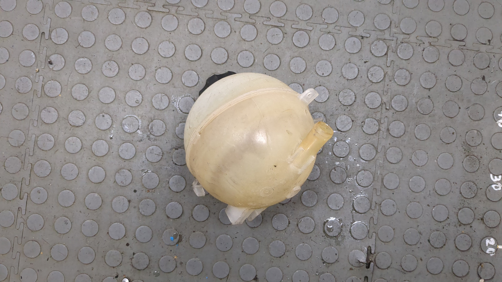 Бачок расширительный