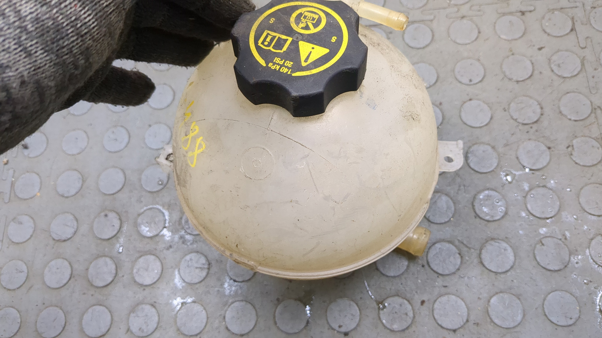 Бачок расширительный