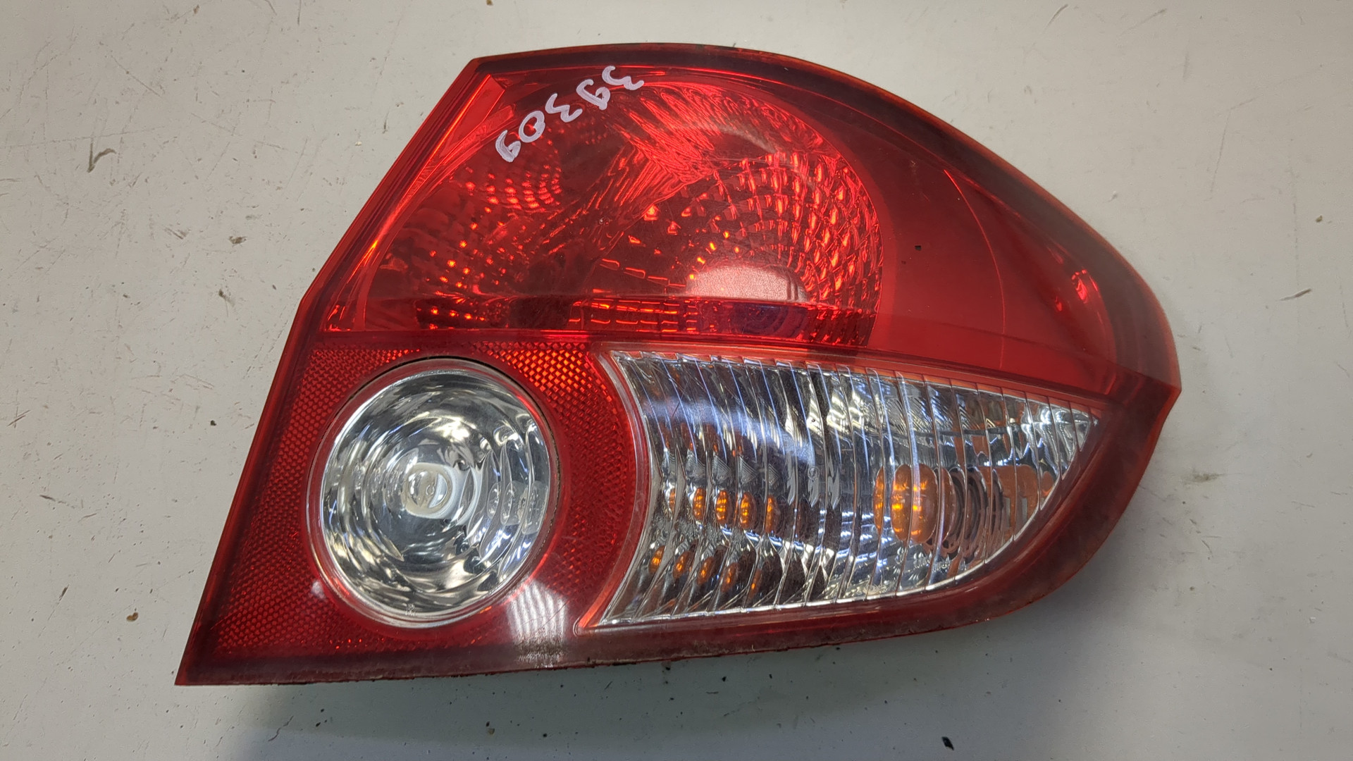Фонарь задний правый
