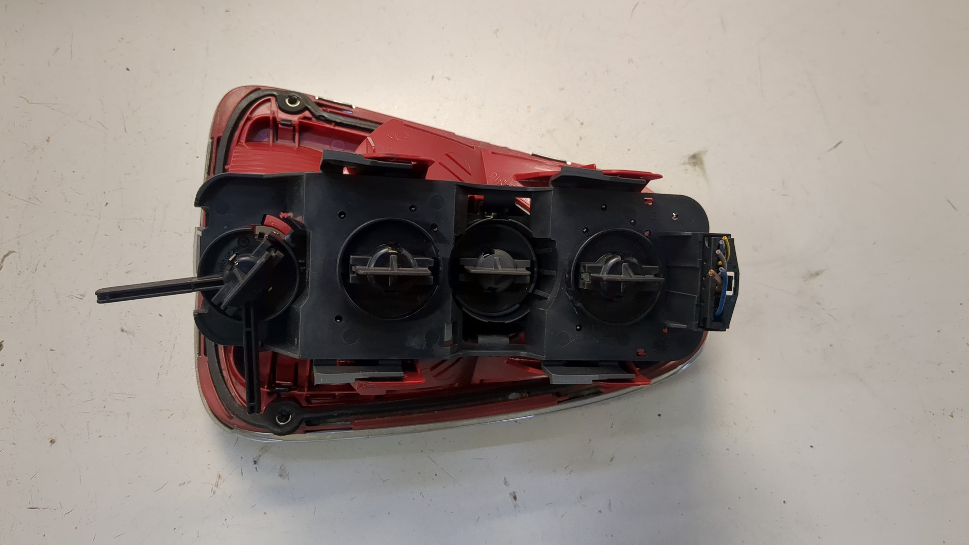 Фонарь задний левый