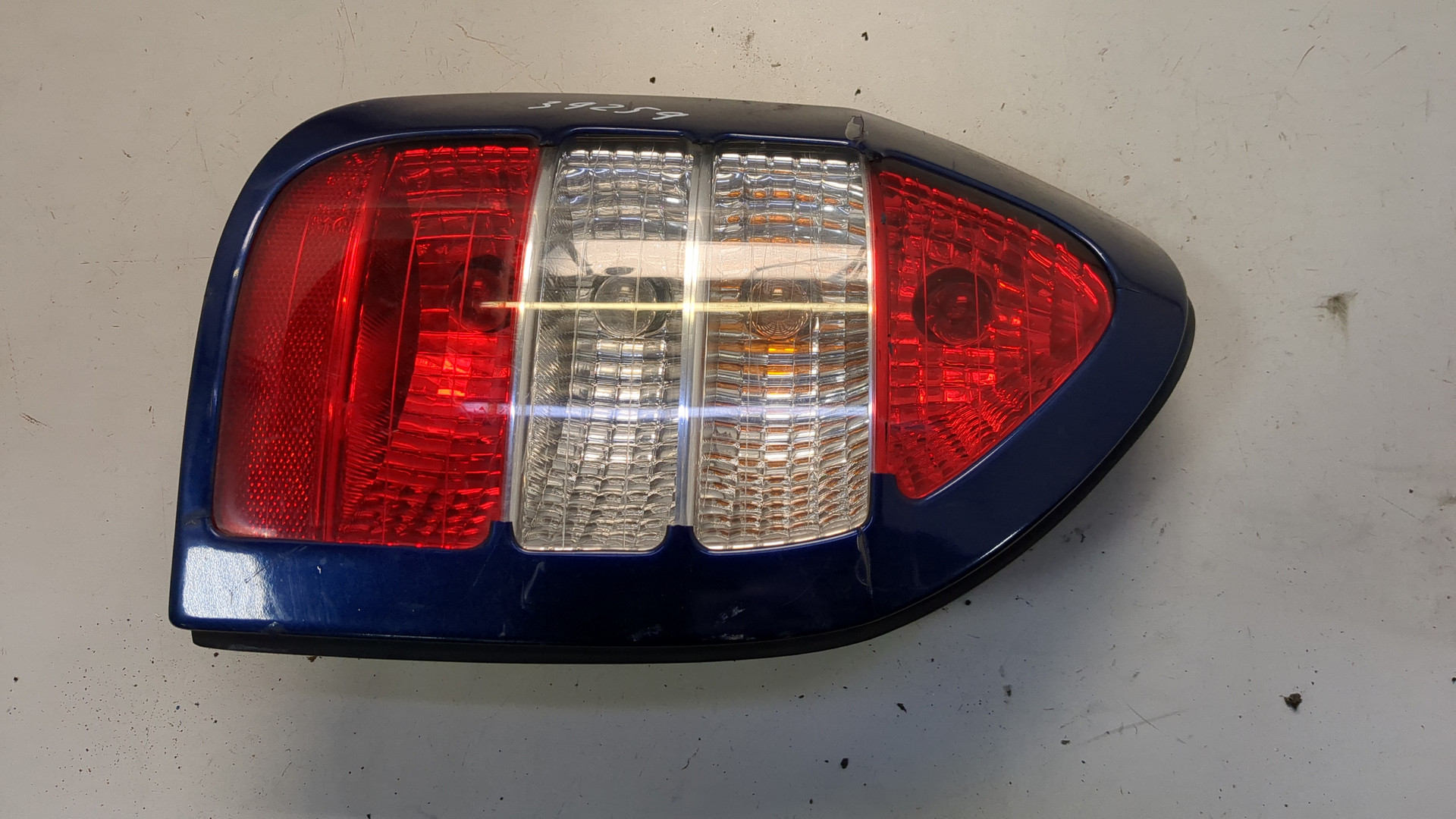 Фонарь задний левый