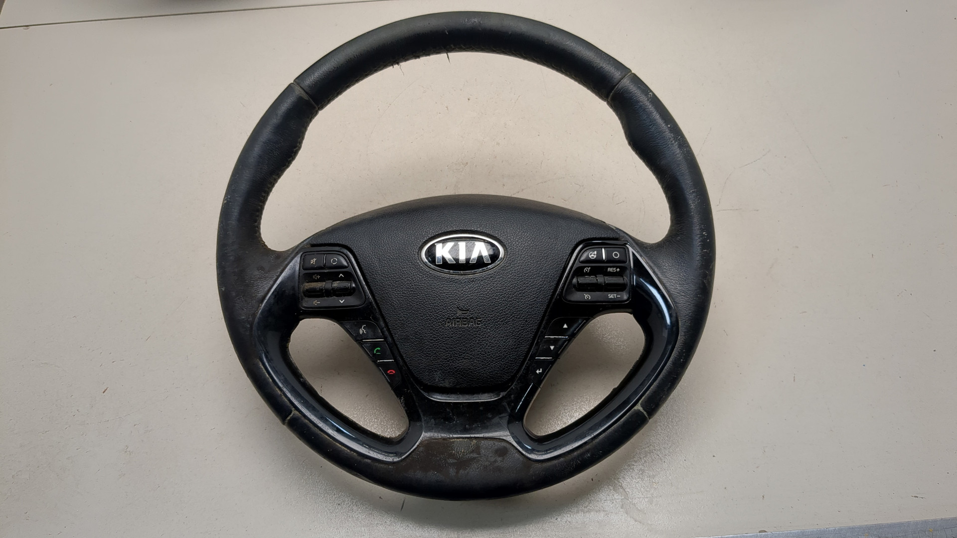 Рулевое колесо (руль)