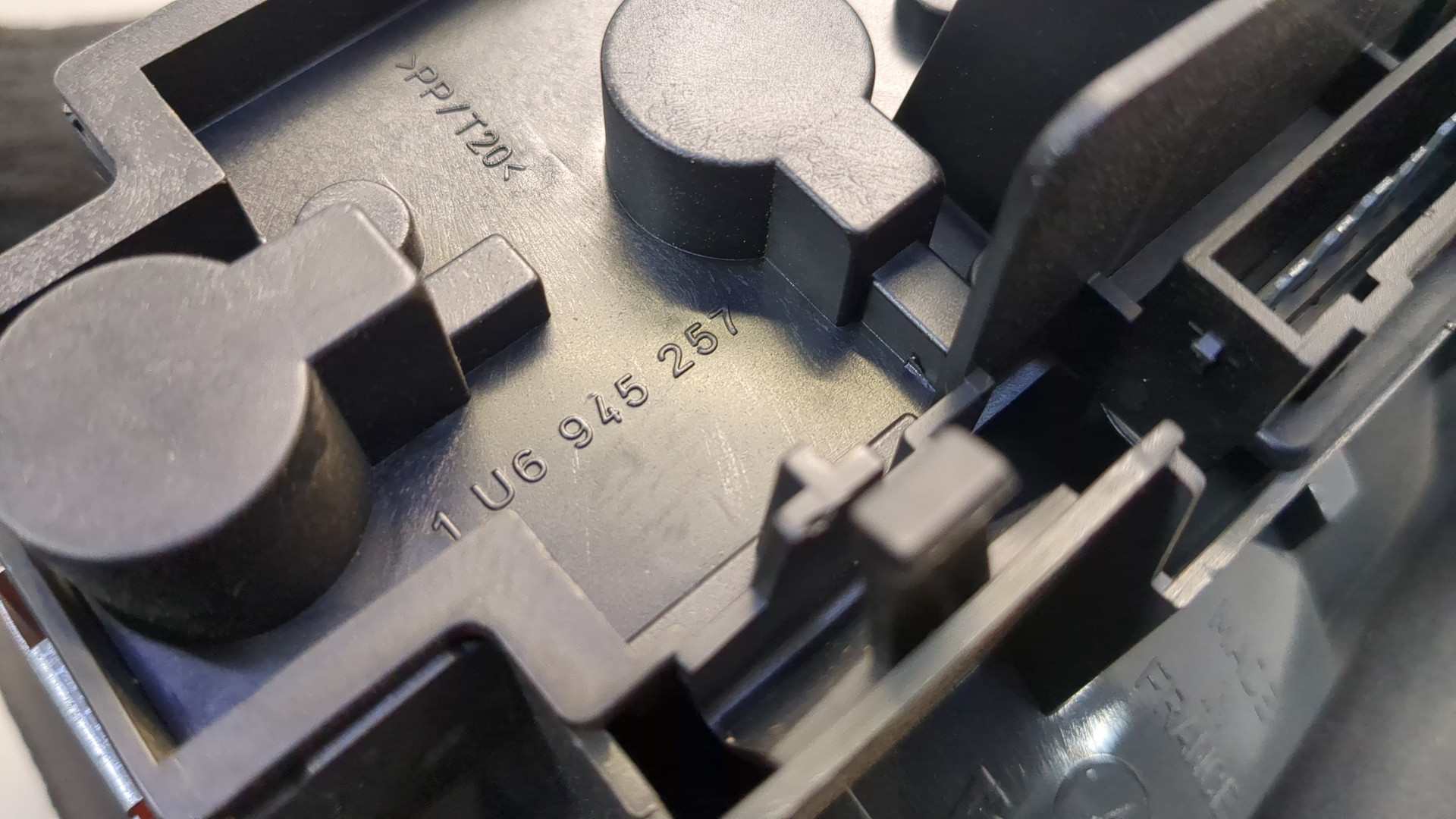 Фонарь задний левый