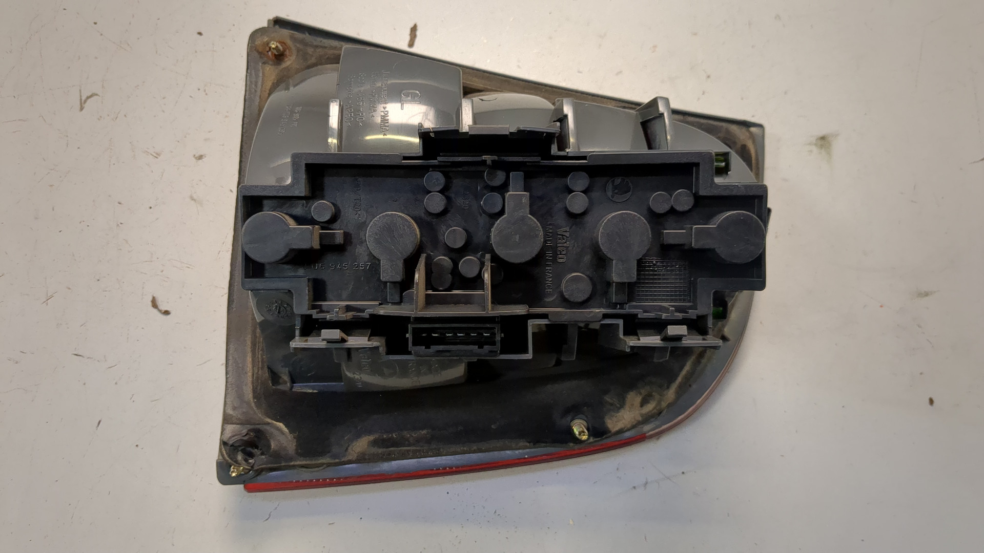 Фонарь задний левый