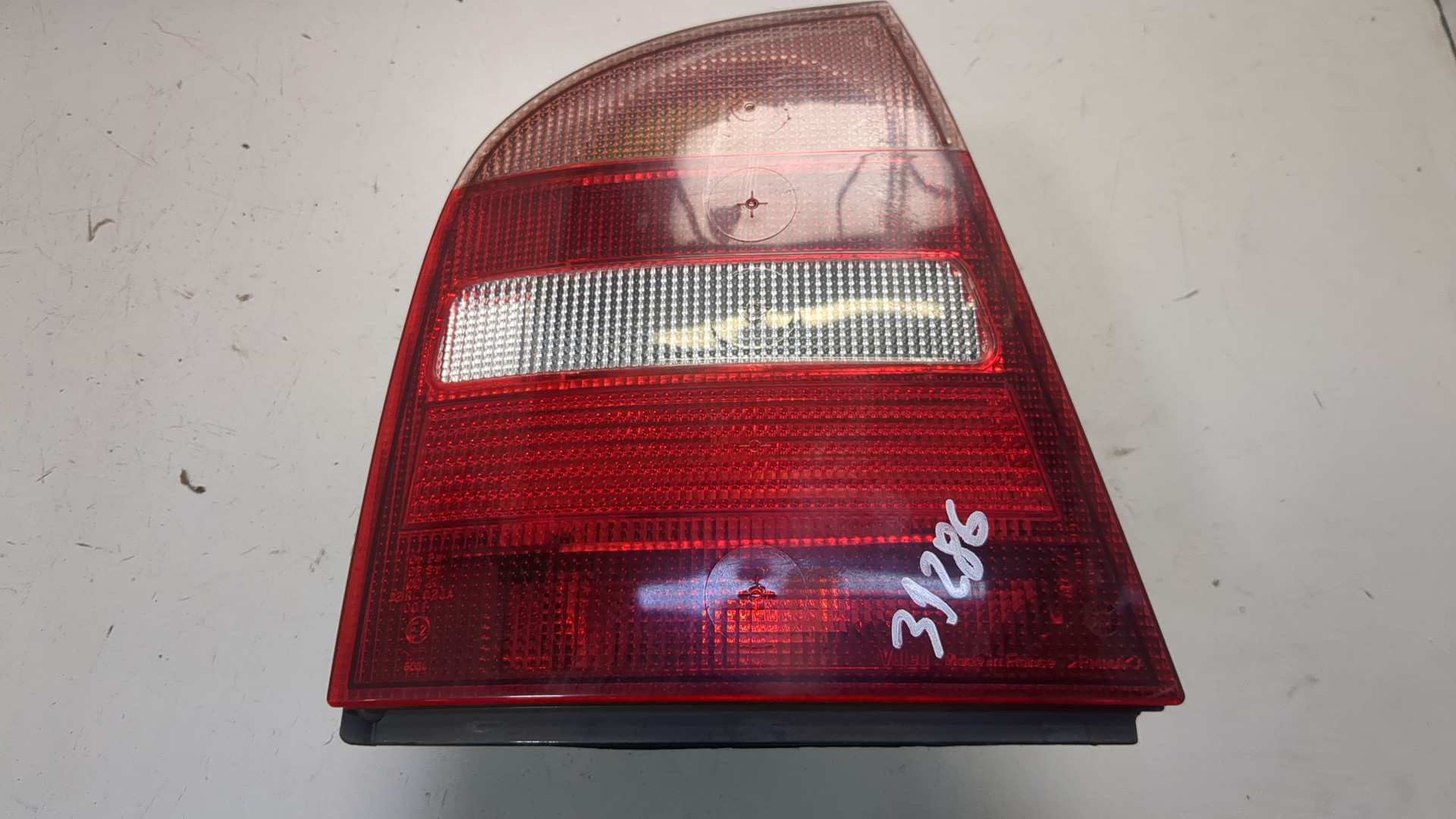 Фонарь задний левый