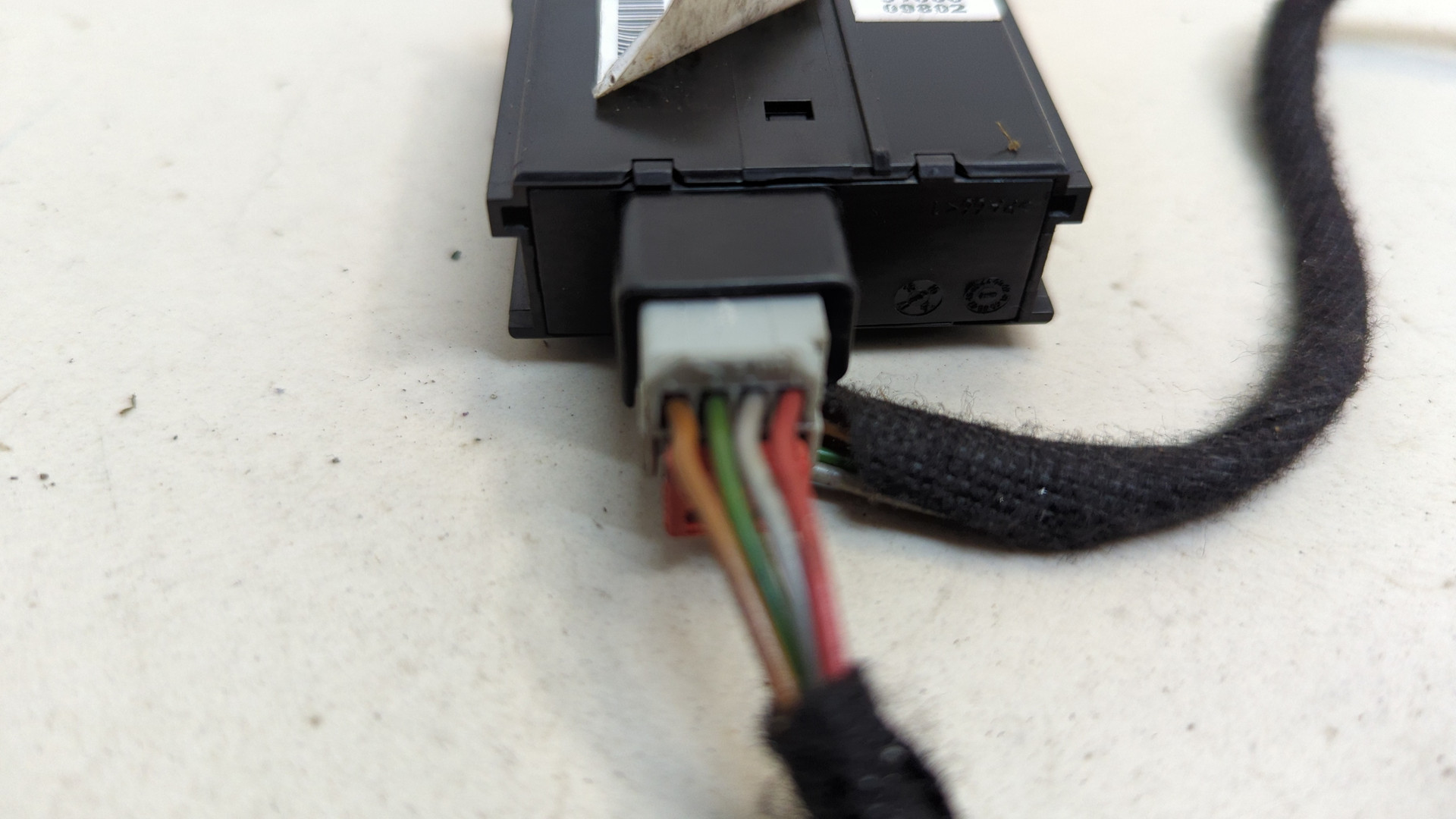 Гнездо AUX / USB IN