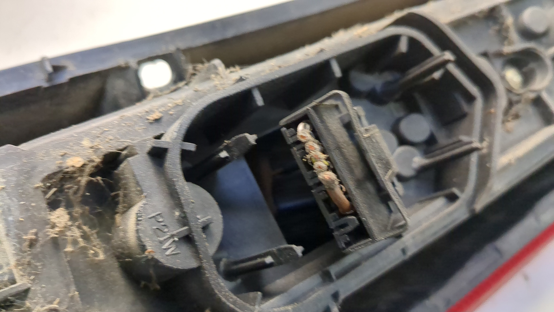 Фонарь задний левый