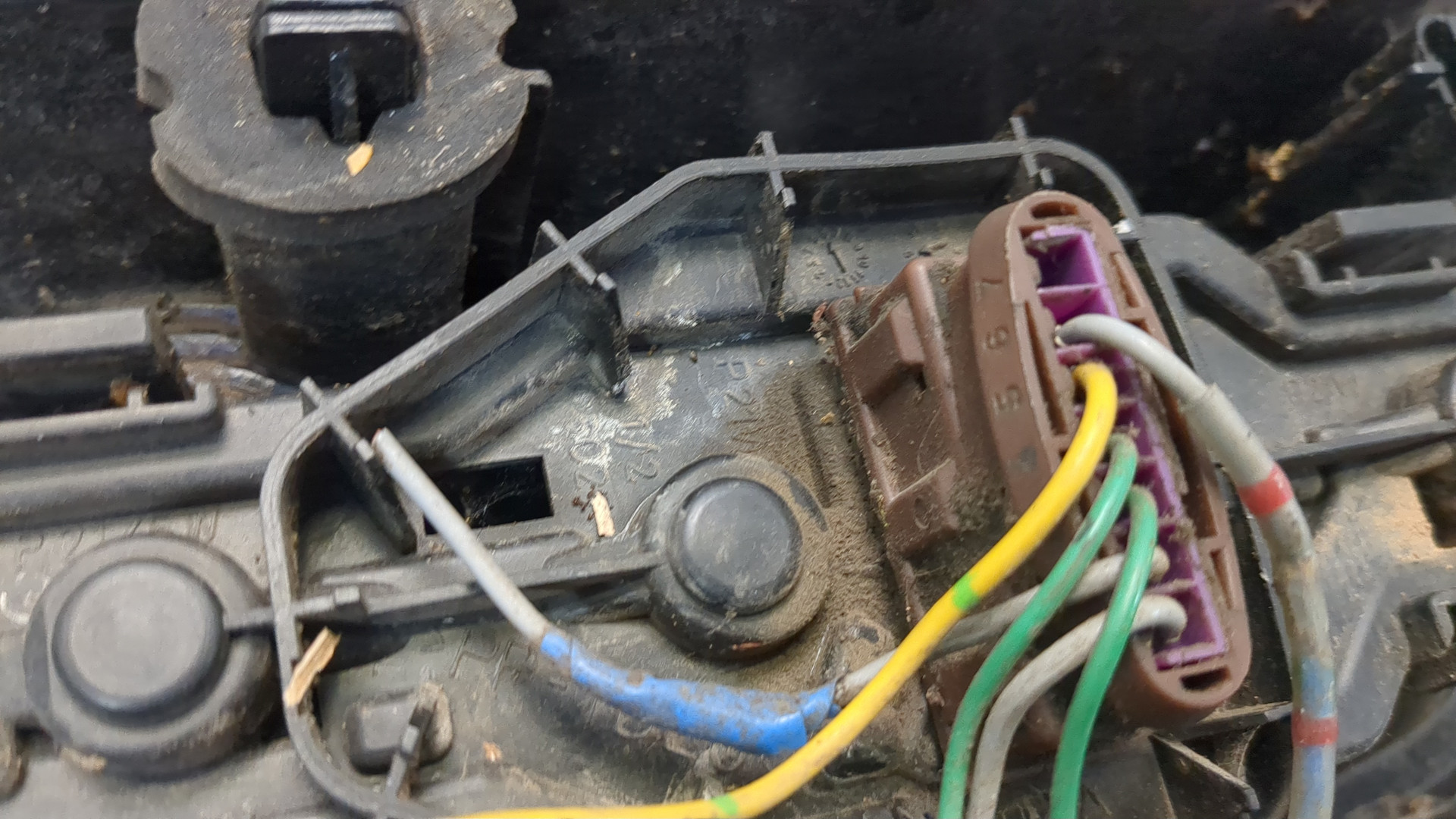 Фонарь задний правый