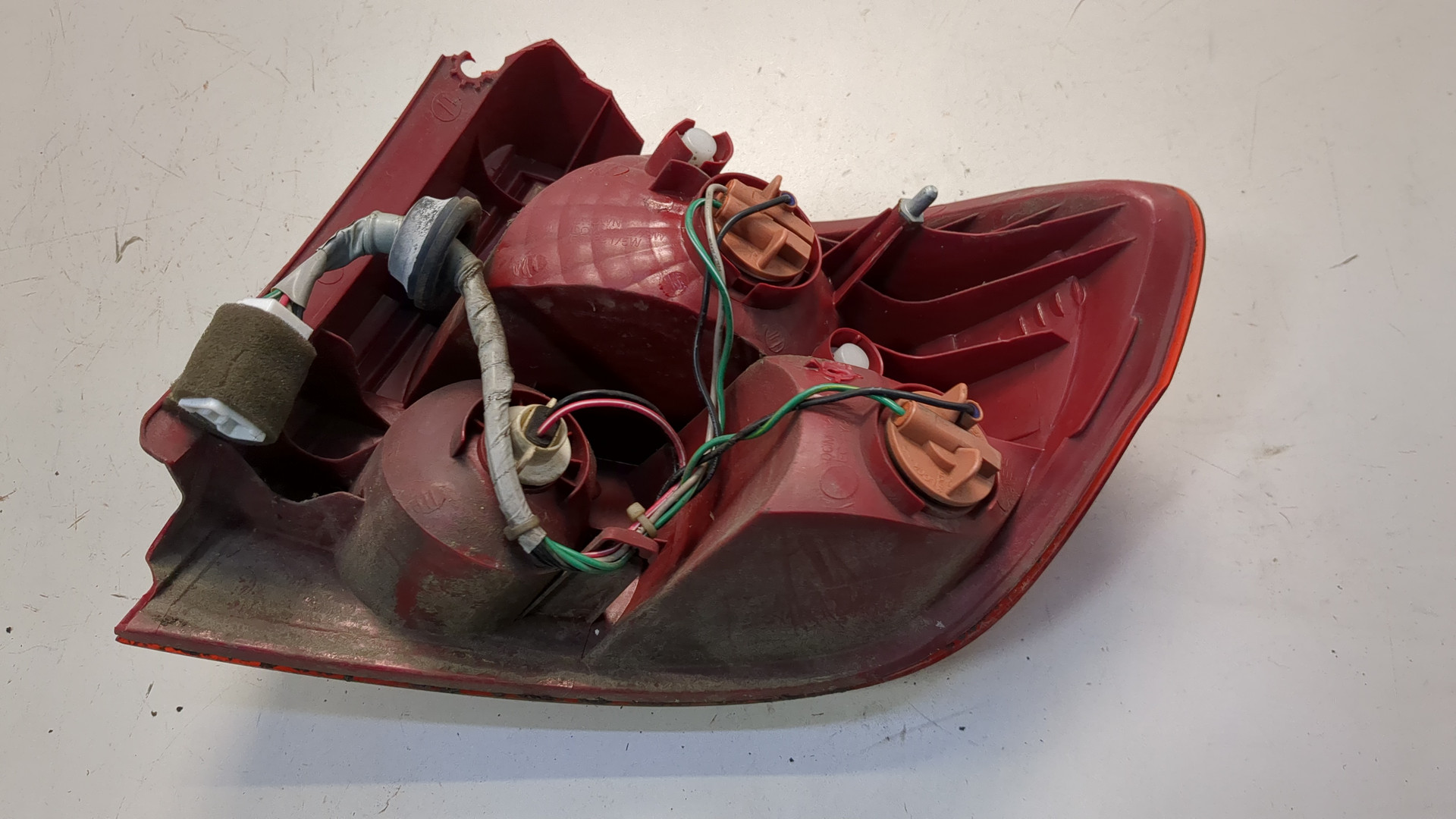 Фонарь задний левый