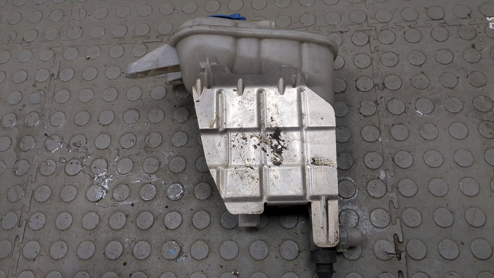 Бачок расширительный