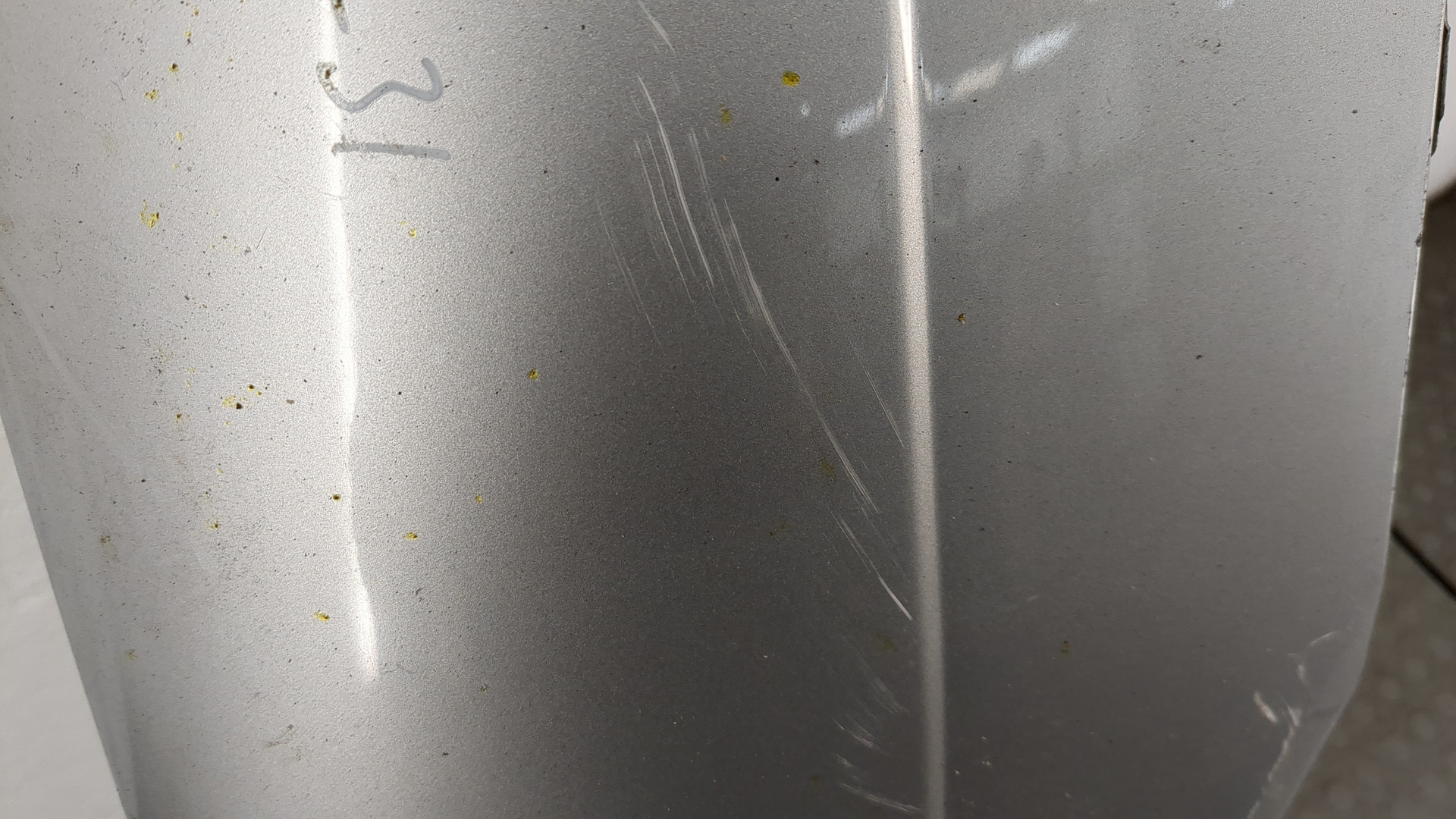 Крыло переднее правое