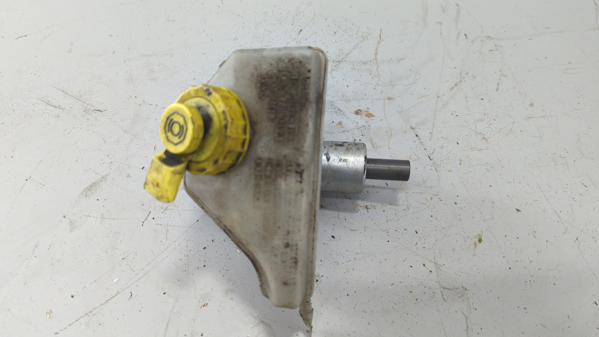 Цилиндр тормозной главный