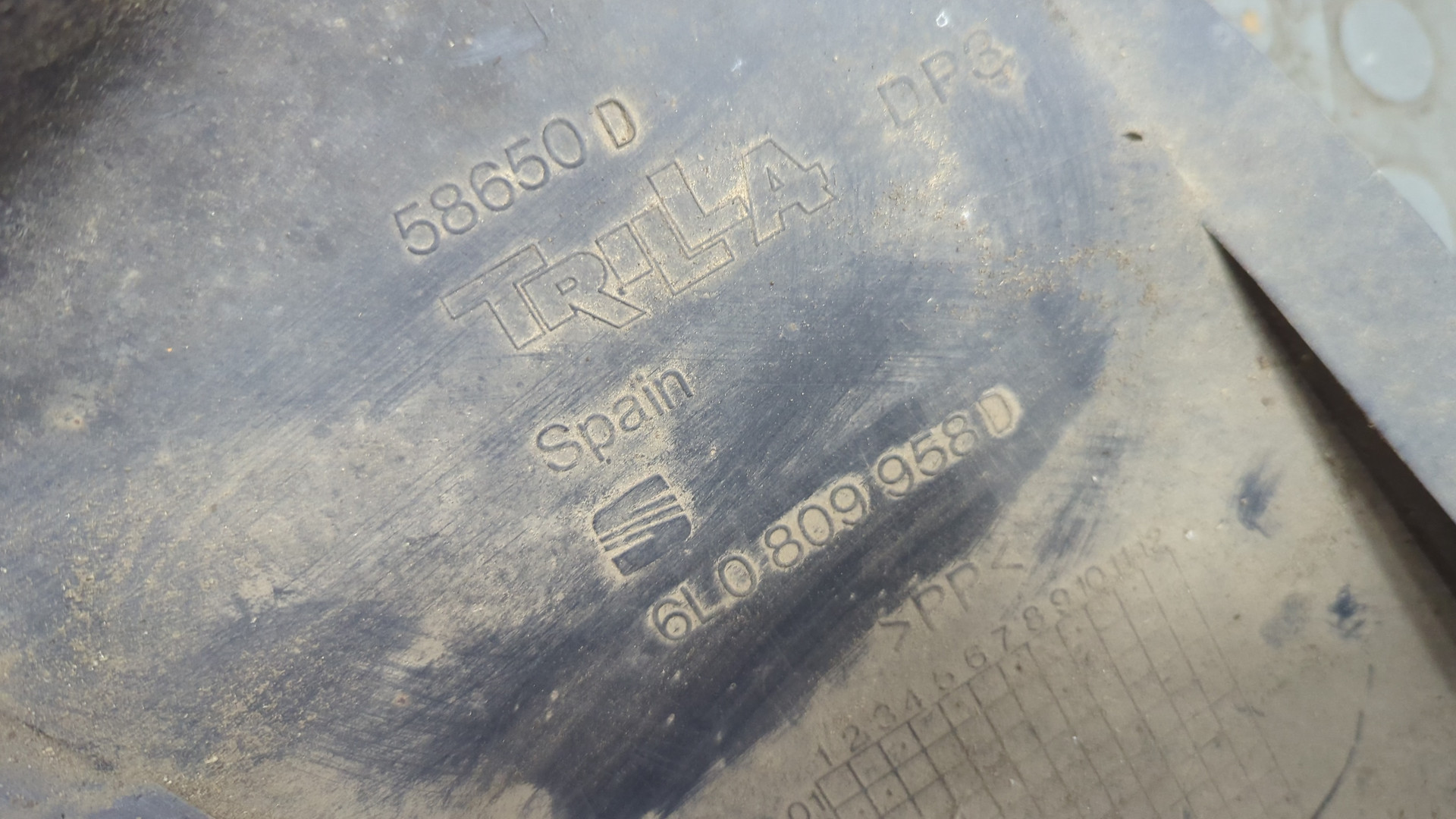 Локер передний правый