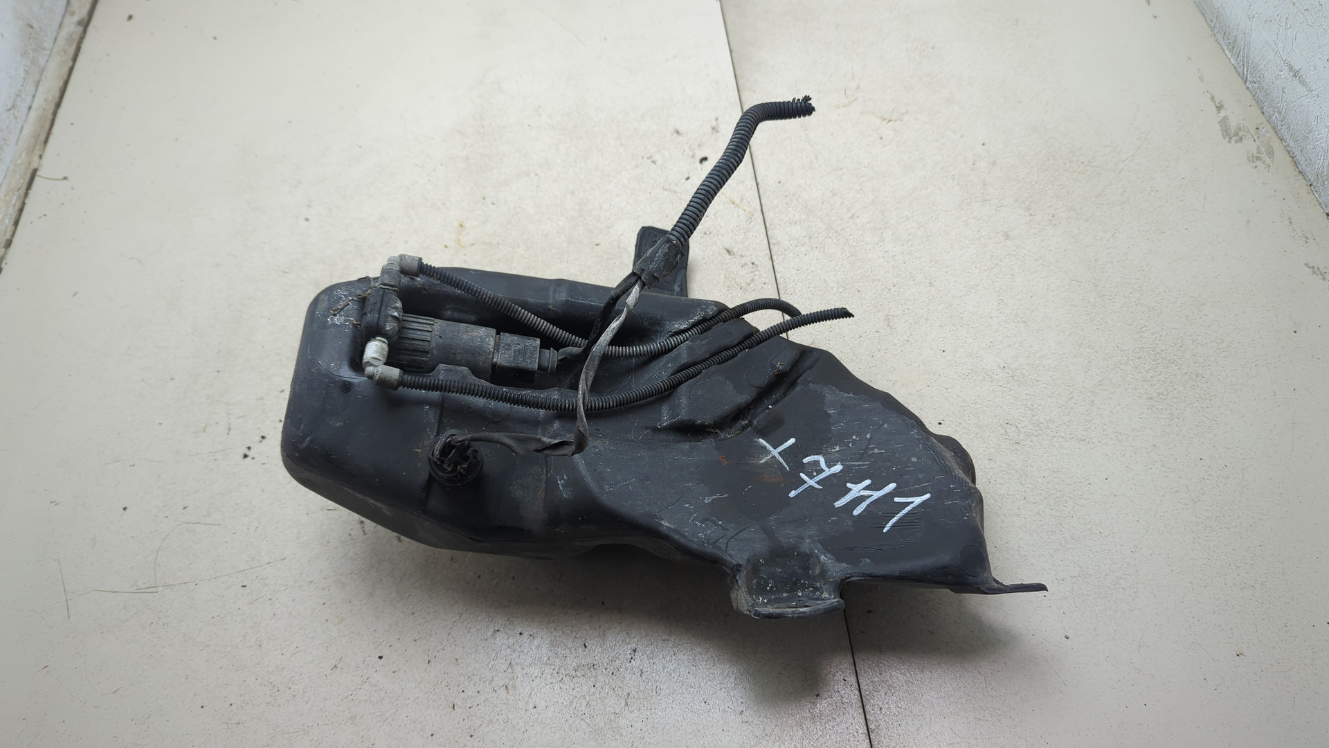 Бачок омывателя лобового стекла