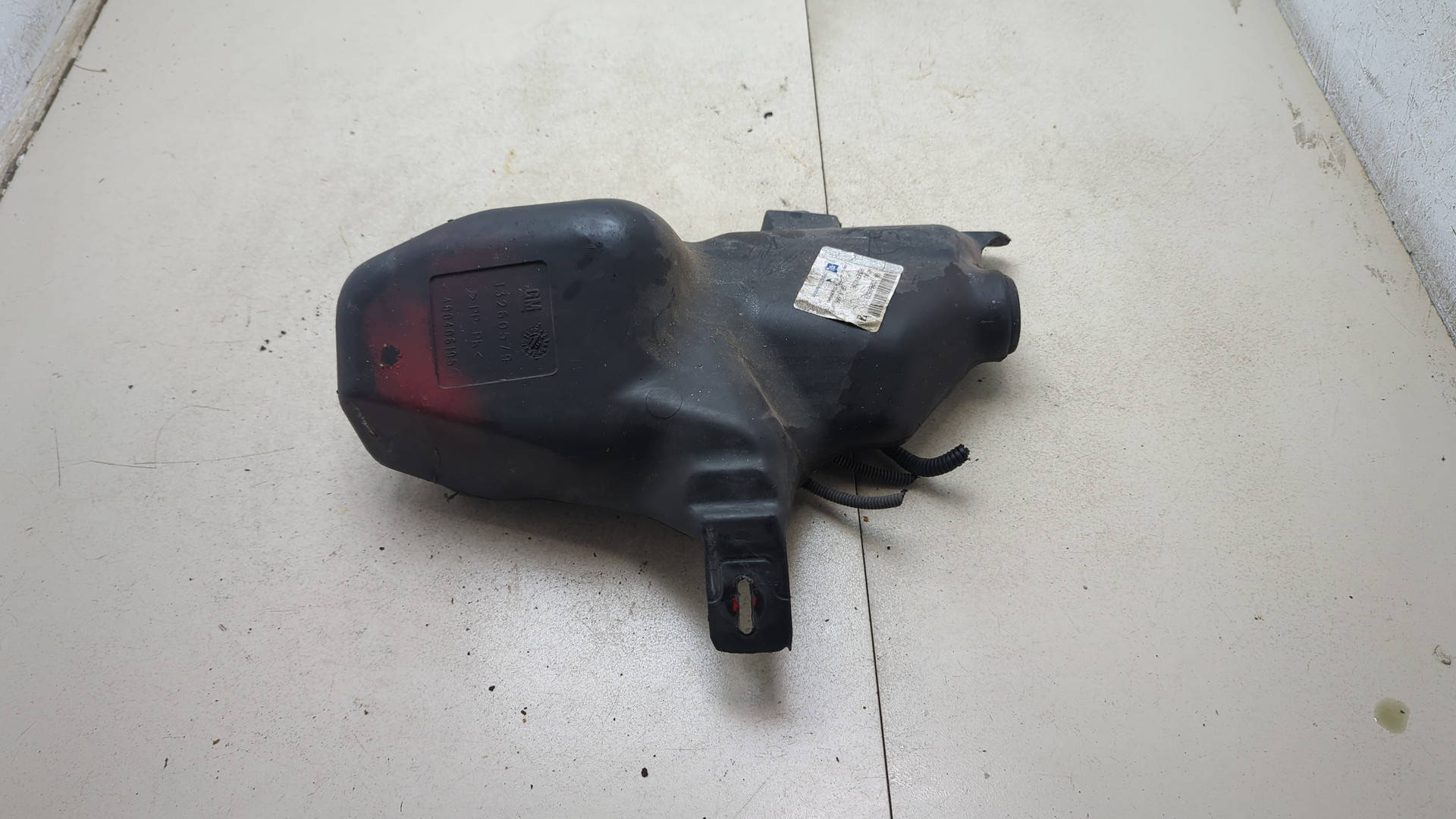 Бачок омывателя лобового стекла