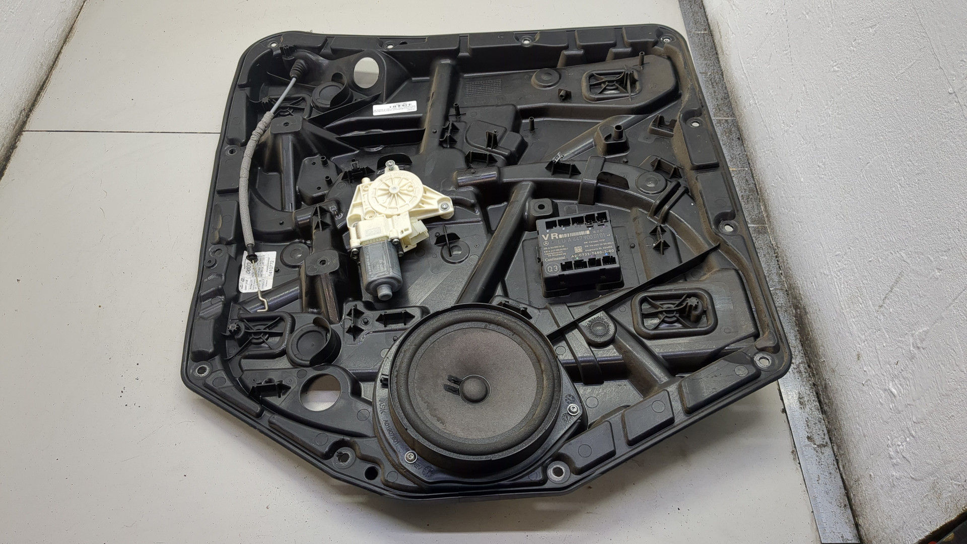 Стеклоподъемник электр. передний правый