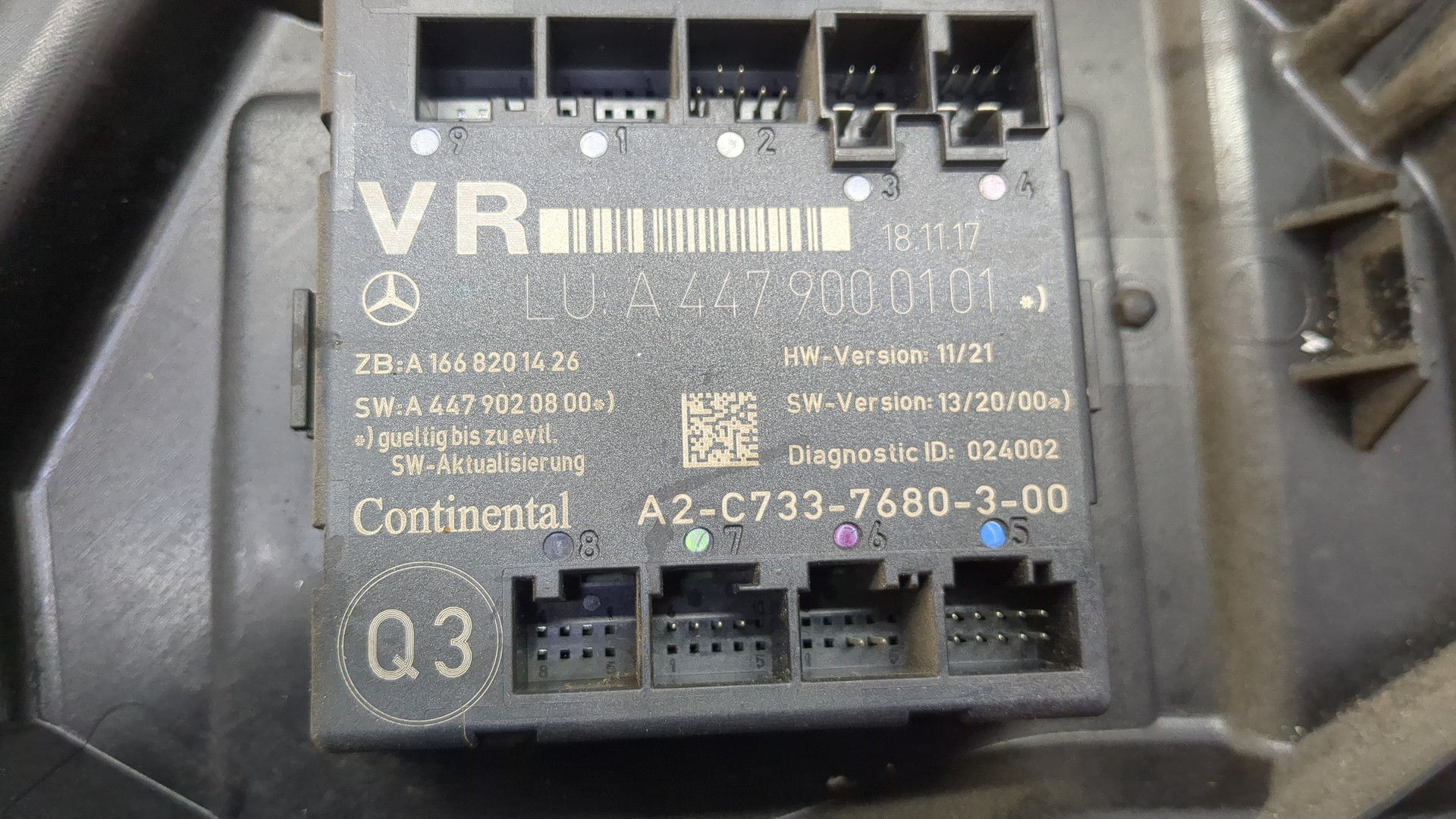 Стеклоподъемник электр. передний правый