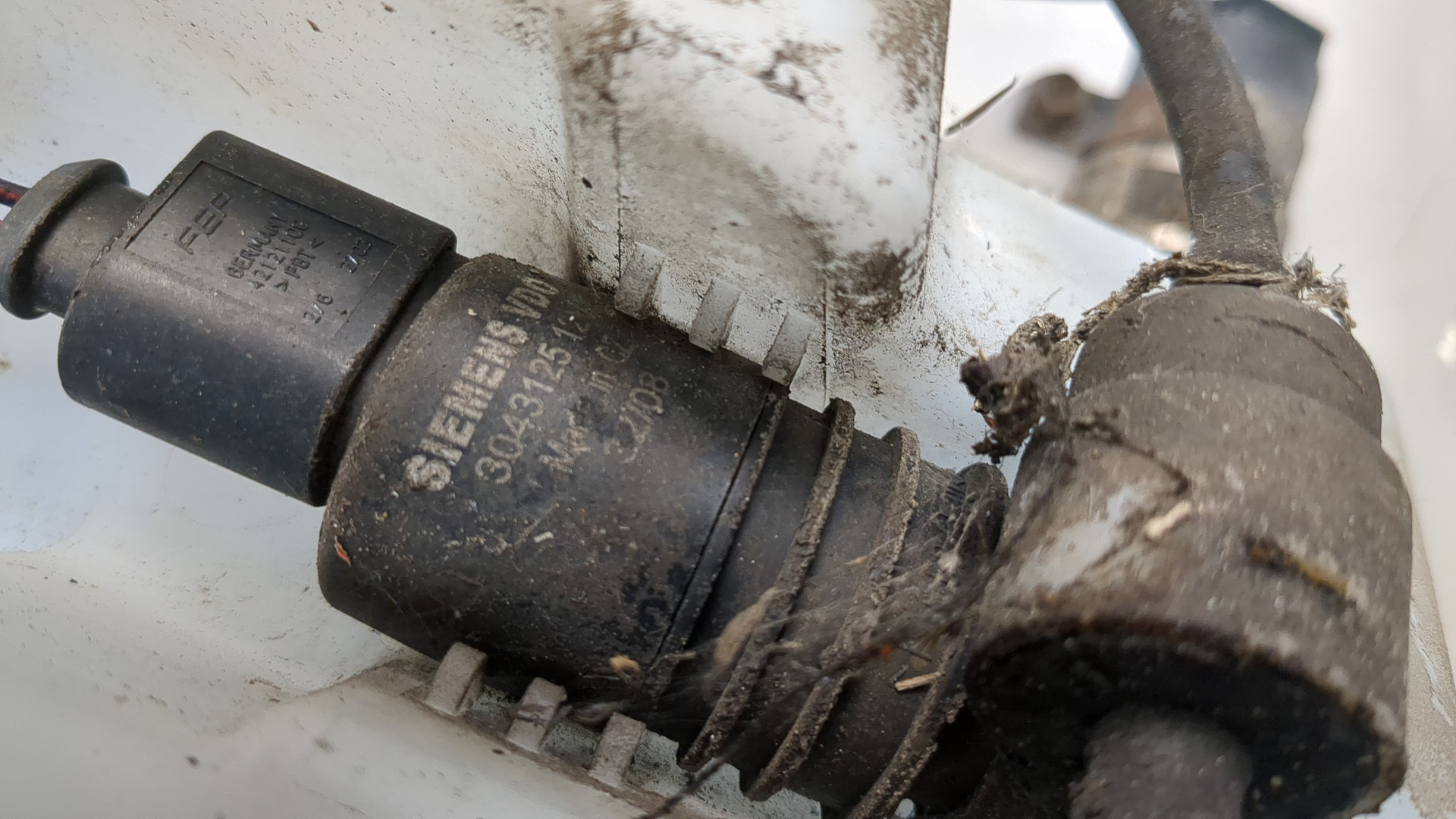 Бачок омывателя лобового стекла