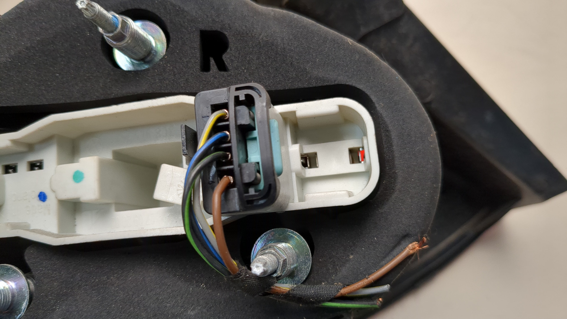 Фонарь задний правый