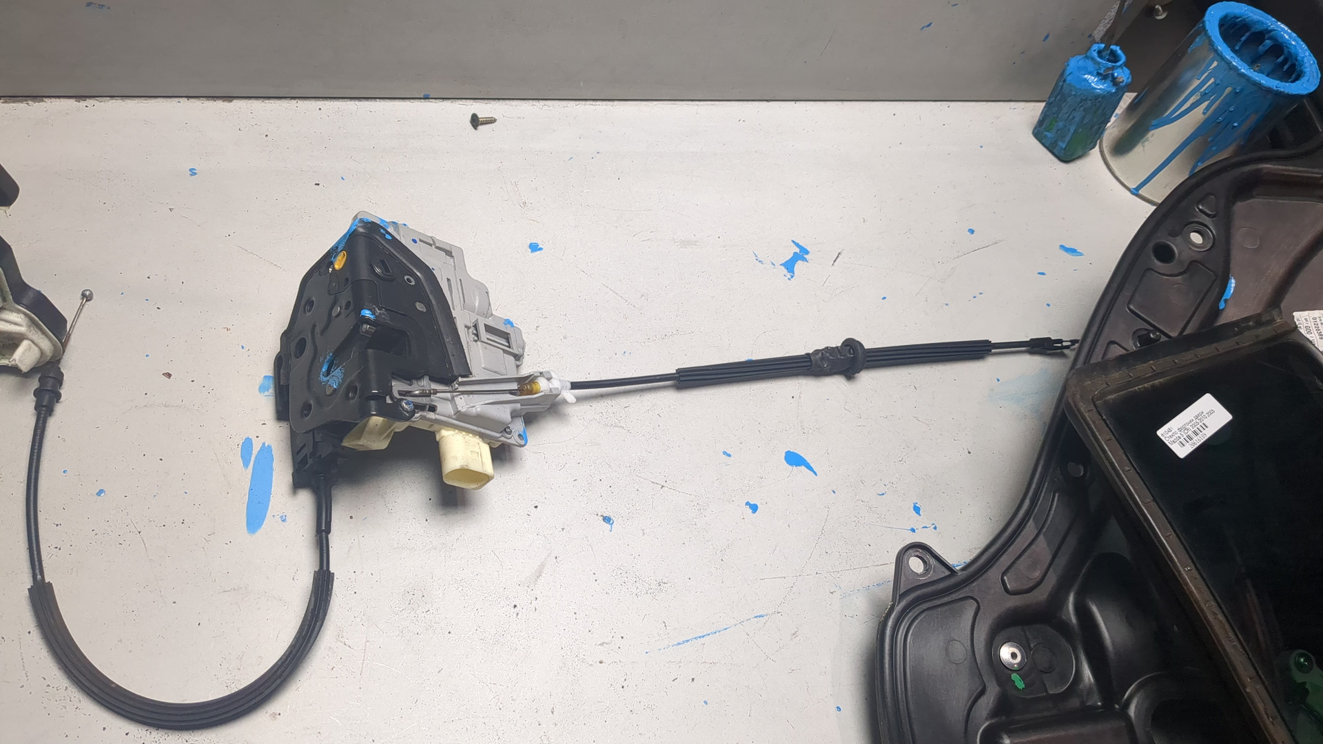 Замок двери задней левой