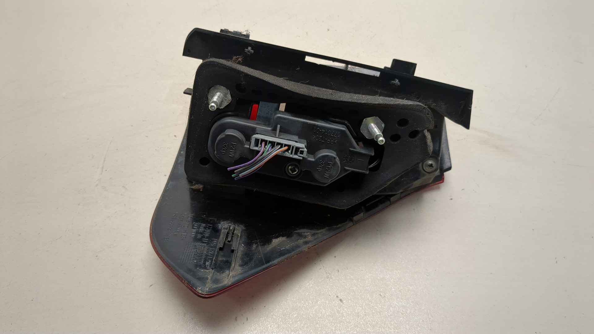 Фонарь задний левый