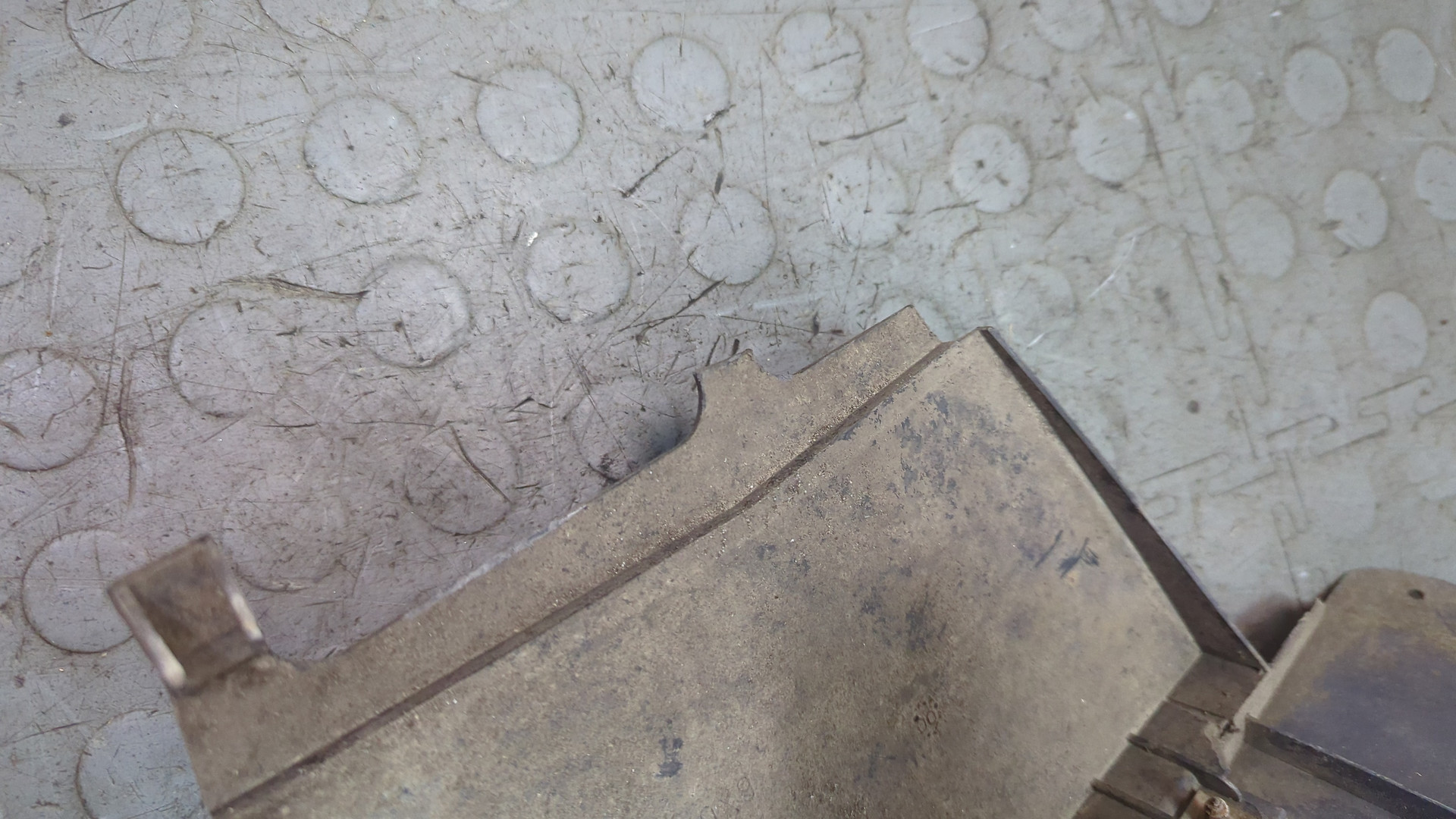 Локер передний правый