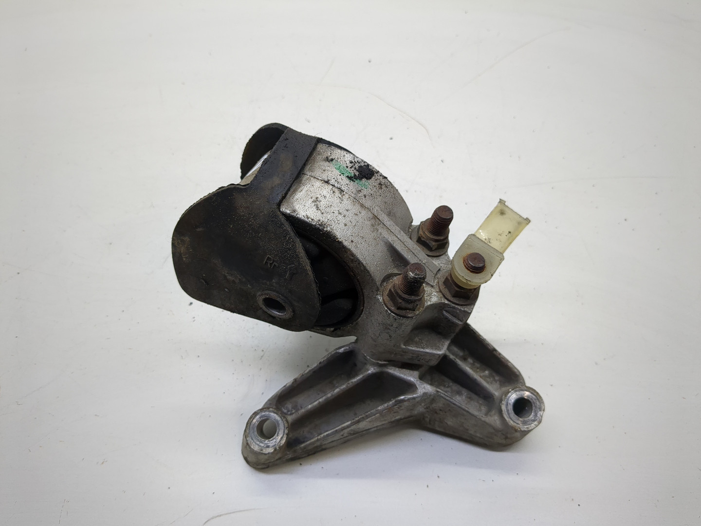 Опора двигателя